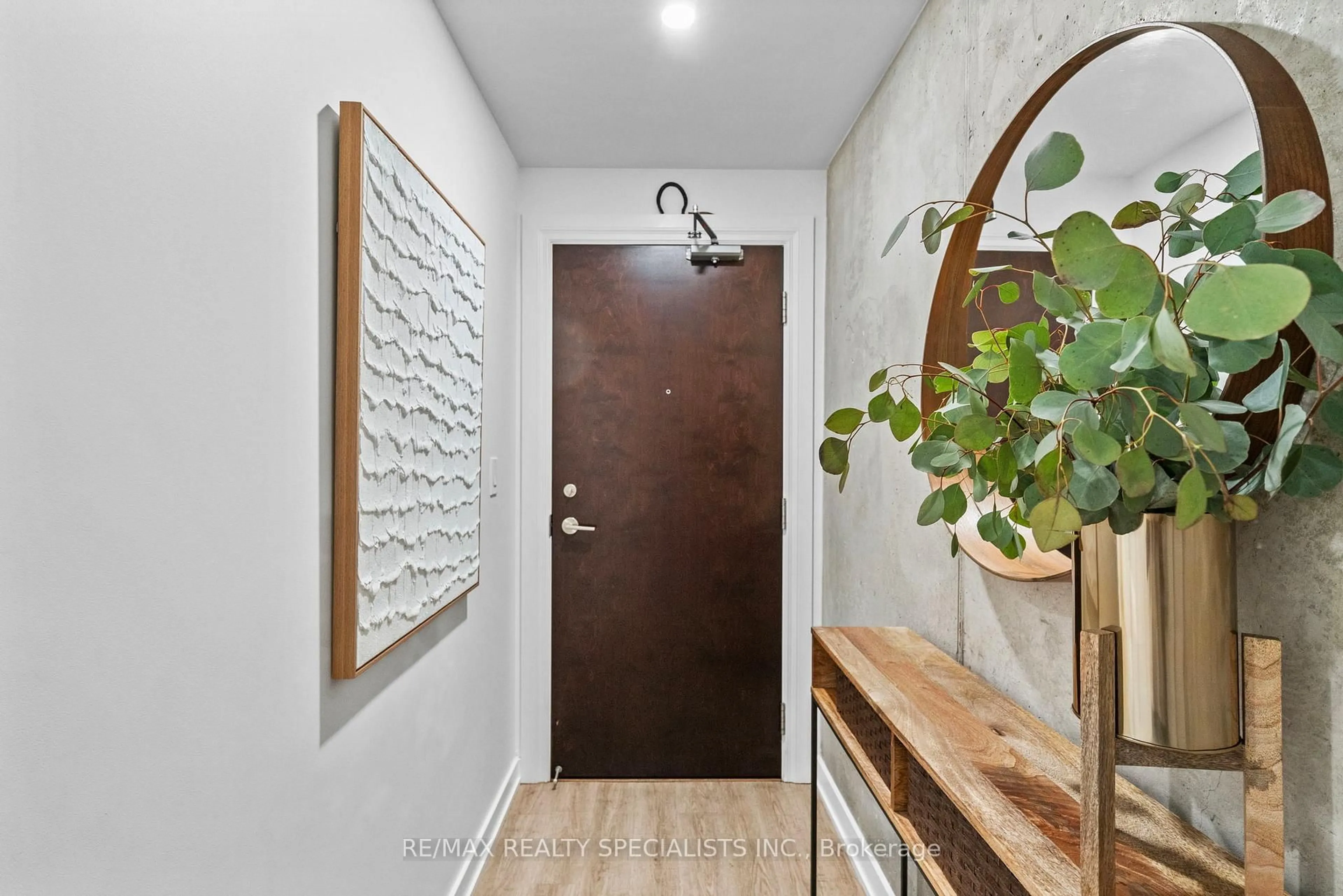 Indoor entryway for 205 Manning Ave #310, Toronto Ontario M6J 1V5