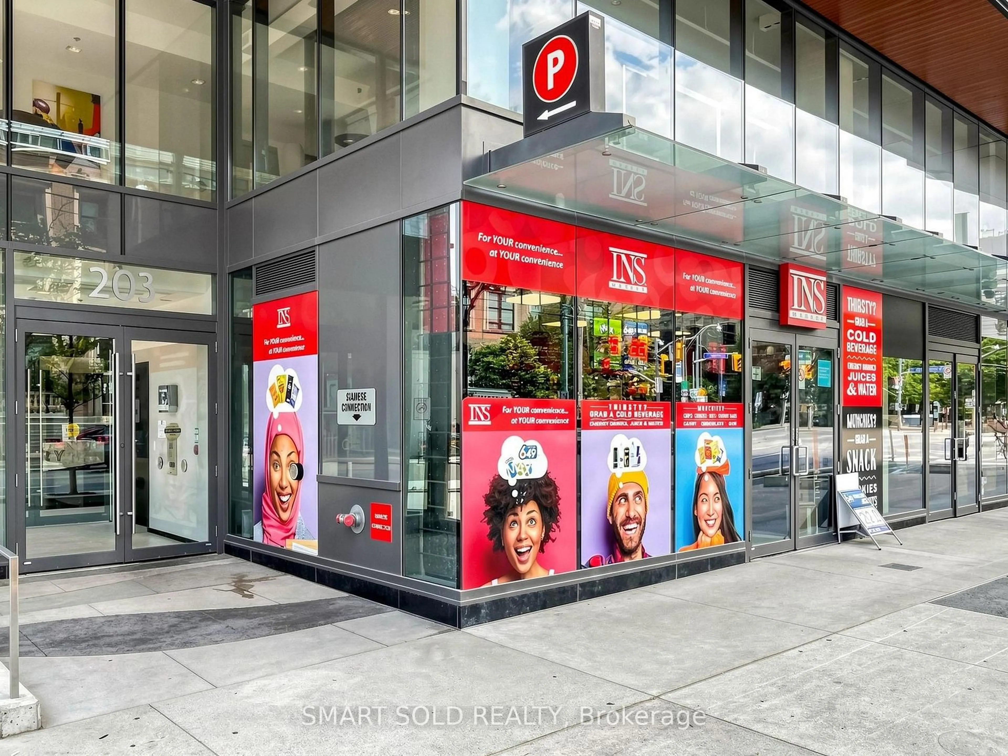 Indoor foyer for 203 College St #1405, Toronto Ontario M5T 0C8