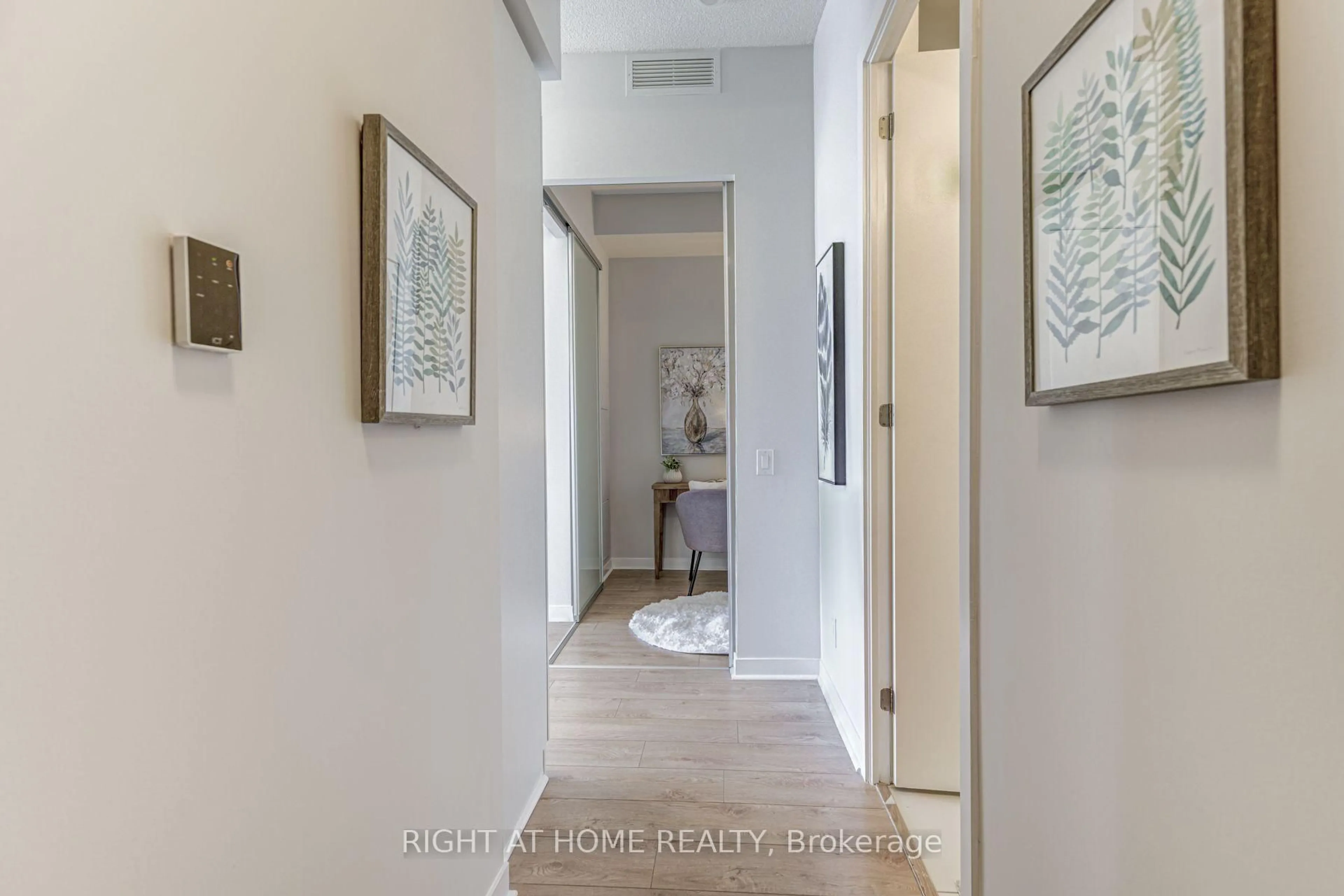 Indoor entryway for 87 Peter St #Ph209, Toronto Ontario M5V 0P1