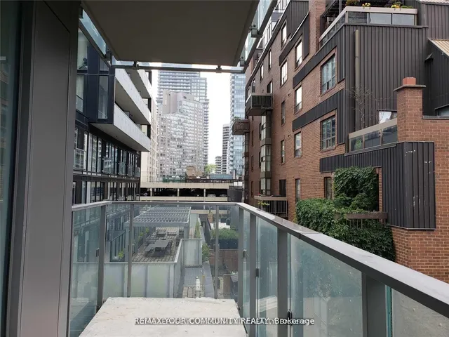 50 Wellesley St #302, Toronto 3