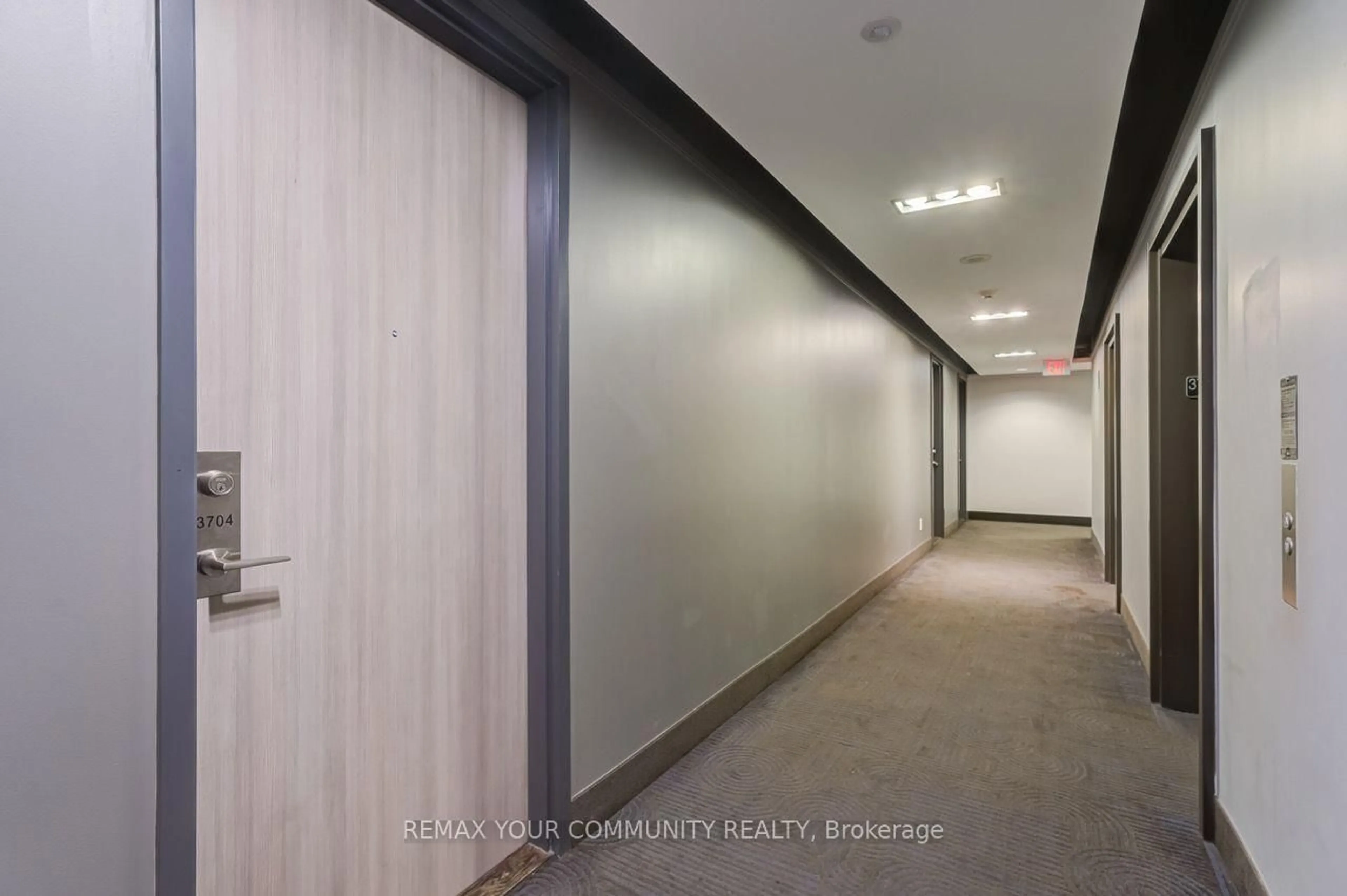 Indoor foyer for 70 Distillery Lane #3704, Toronto Ontario M5A 0E3