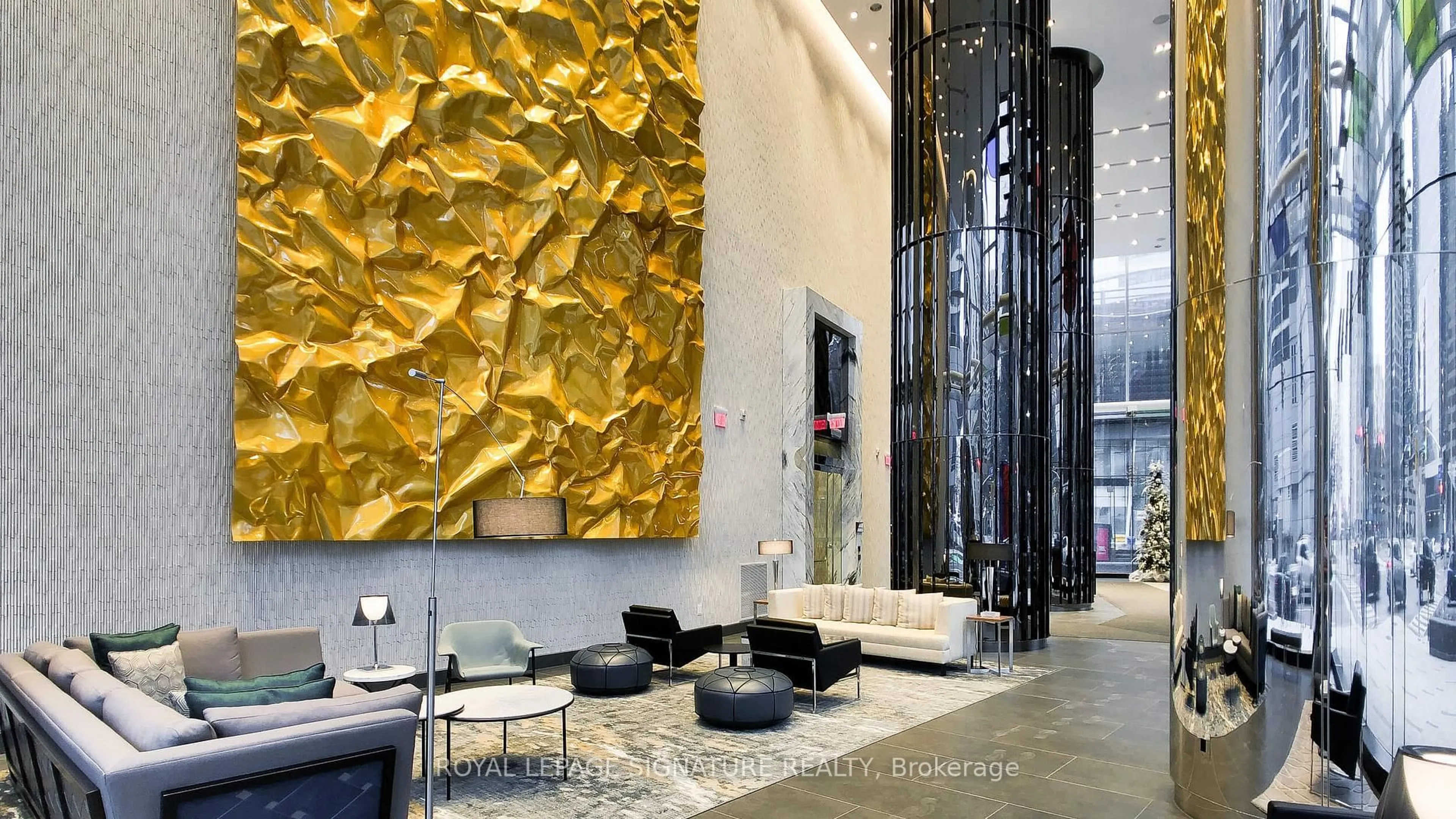 Lobby for 10 York St #5601, Toronto Ontario M5J 2L9