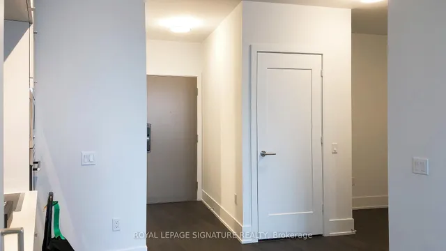 10 York St #5601, Toronto 2