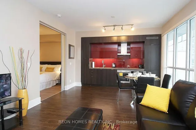300 Front St #2009, Toronto 4