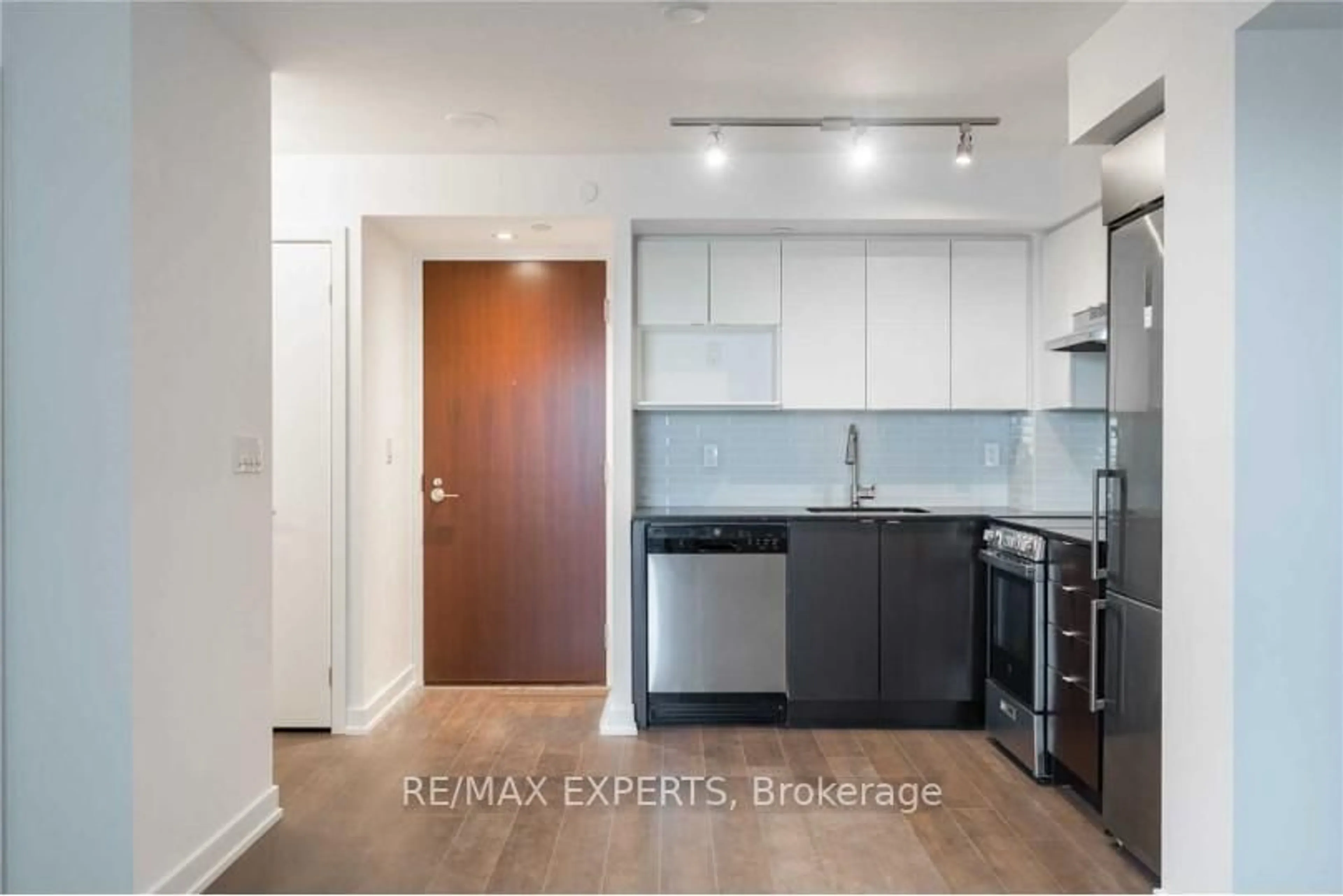 Standard kitchen, unknown for 120 Varna Dr #317, Toronto Ontario M6A 0B3