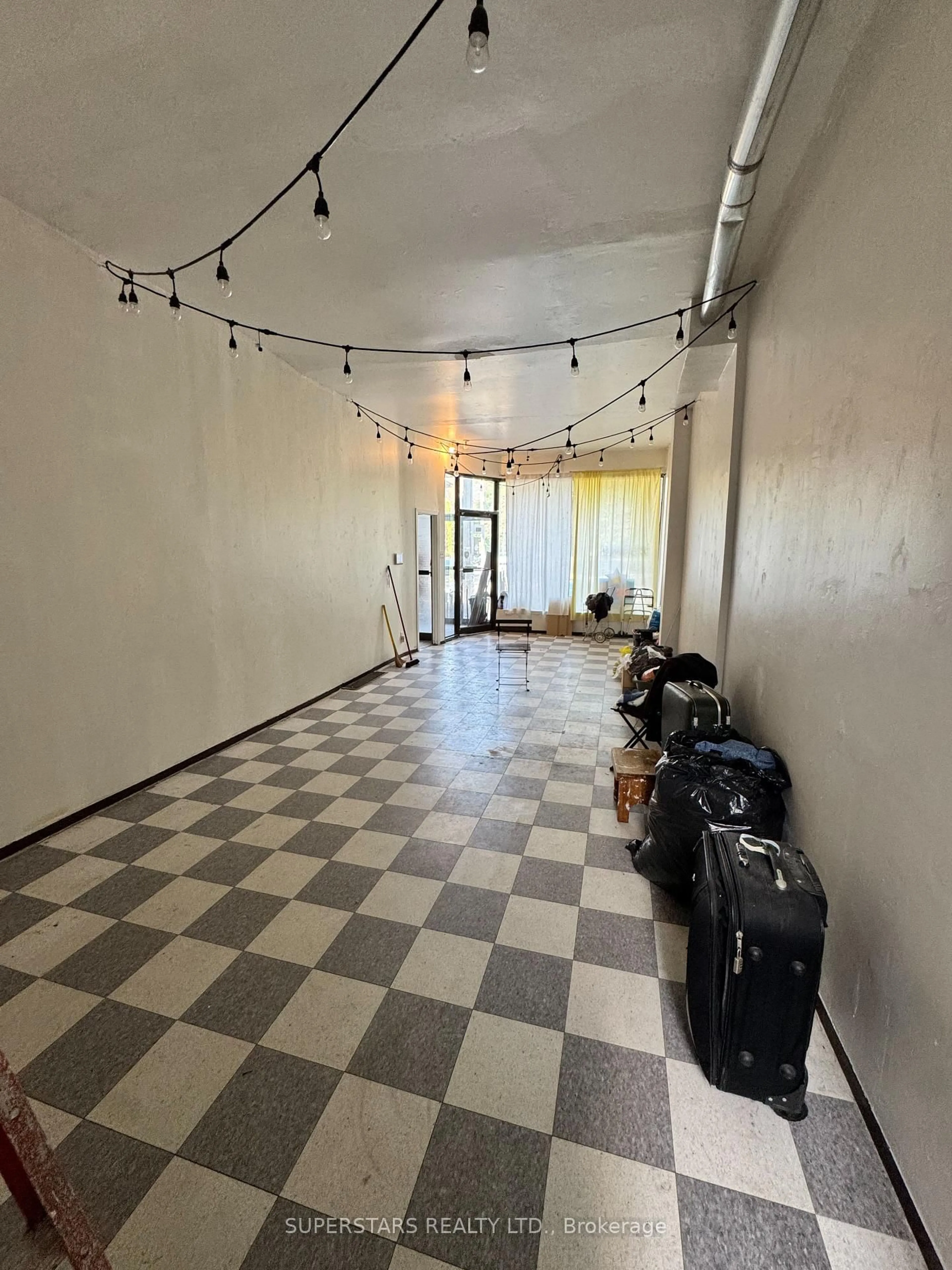 Unknown for 187 Augusta Ave, Toronto Ontario M5T 2L4
