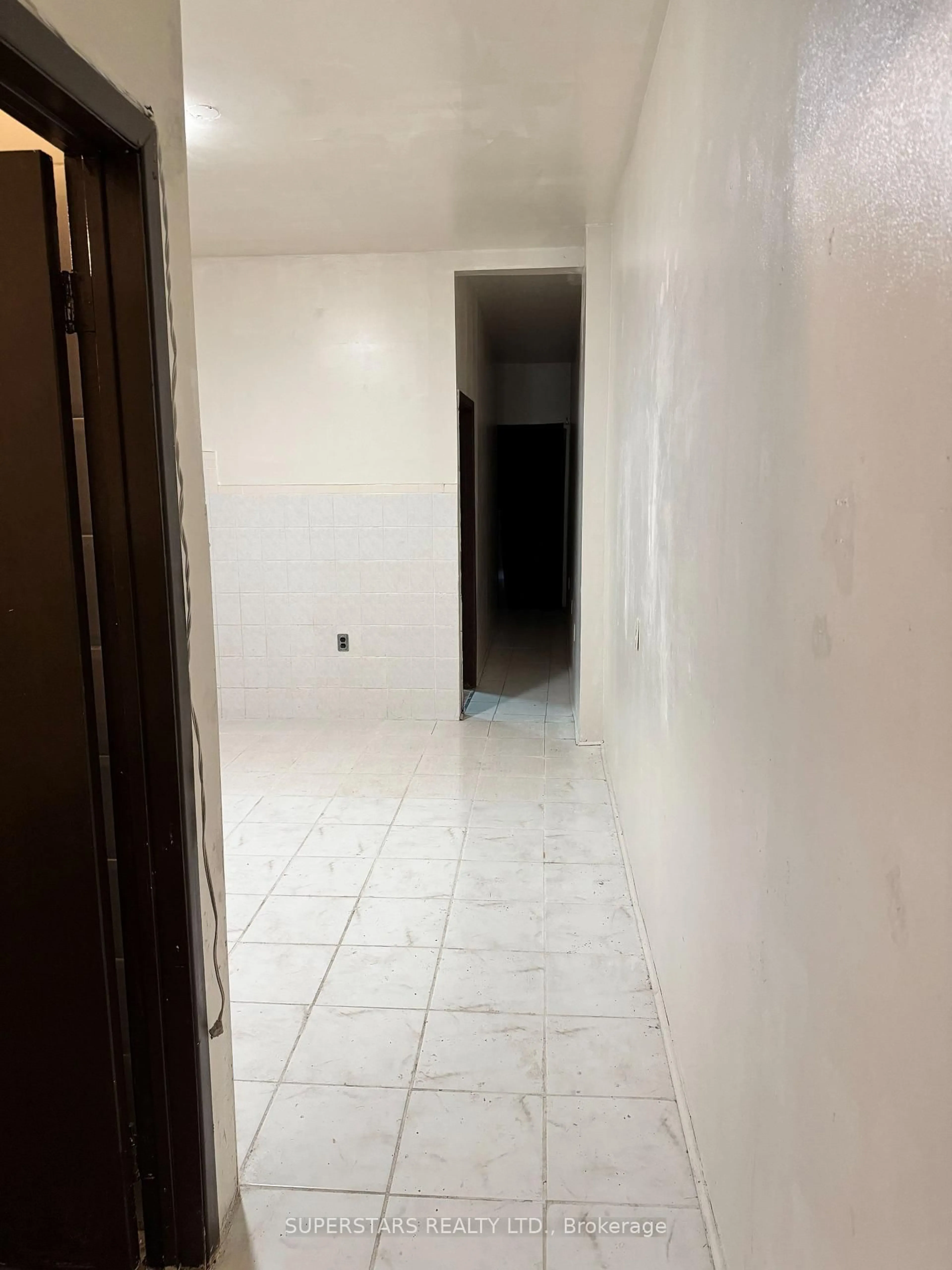 A pic of a room for 187 Augusta Ave, Toronto Ontario M5T 2L4