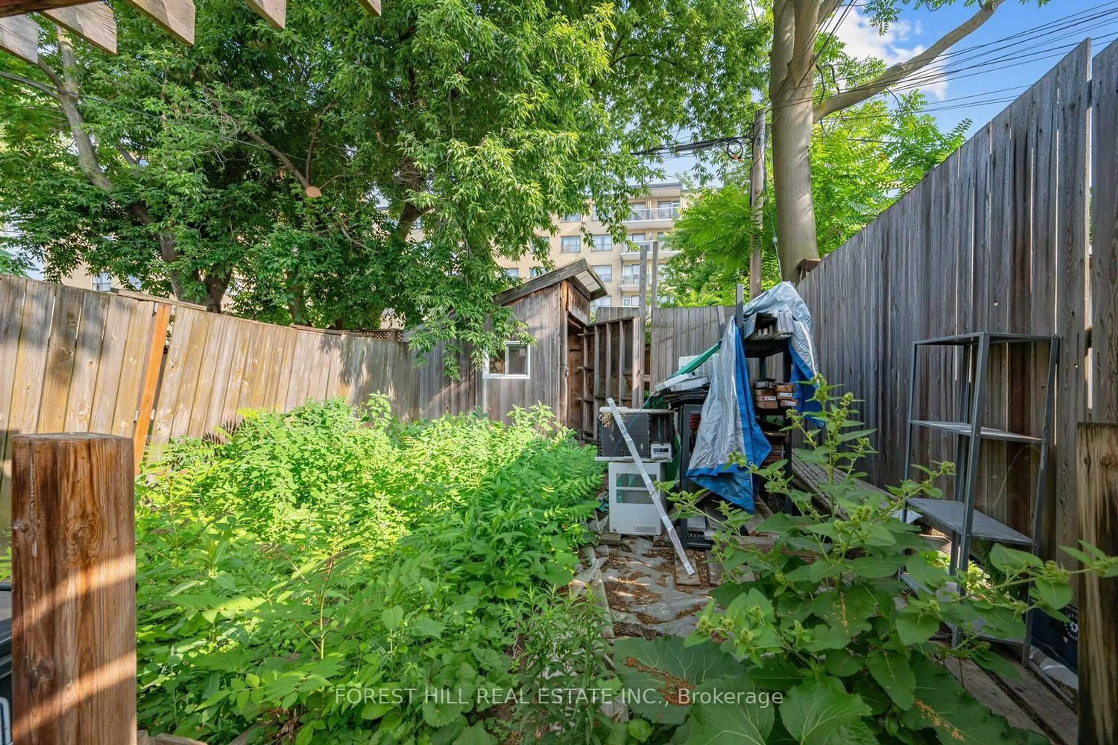 Unknown for 2 Mulberry Cres, Toronto Ontario M6C 1N5