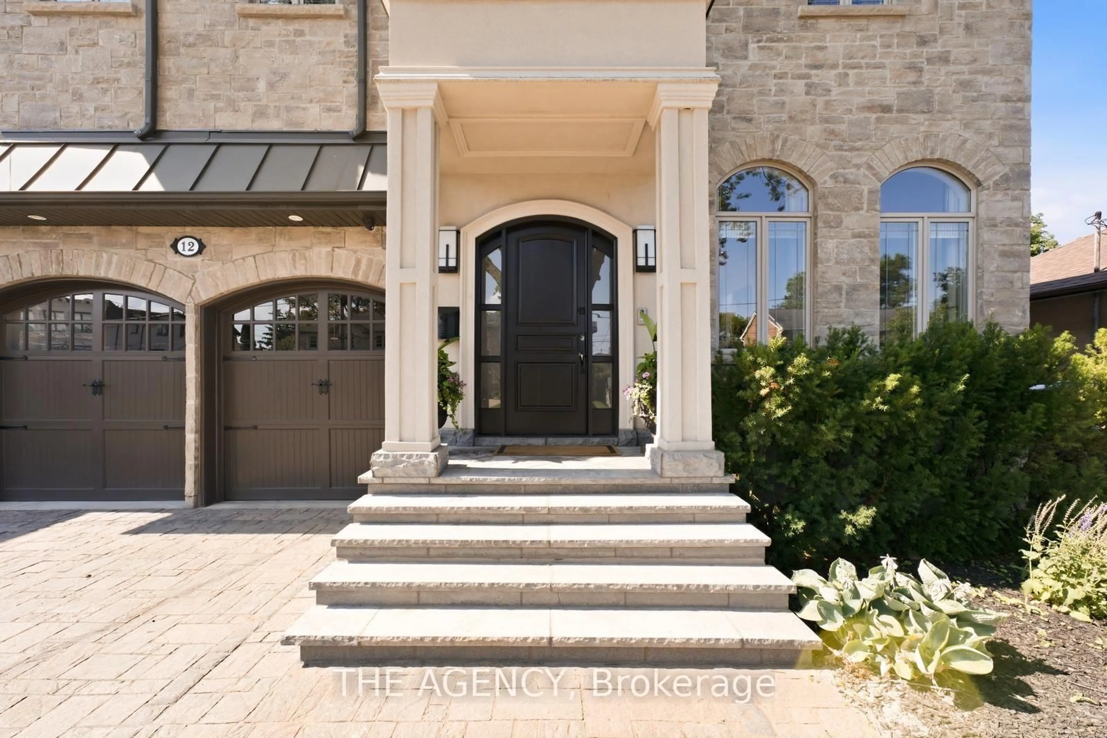 Indoor entryway for 12 Embro Dr, Toronto Ontario M3H 2M8