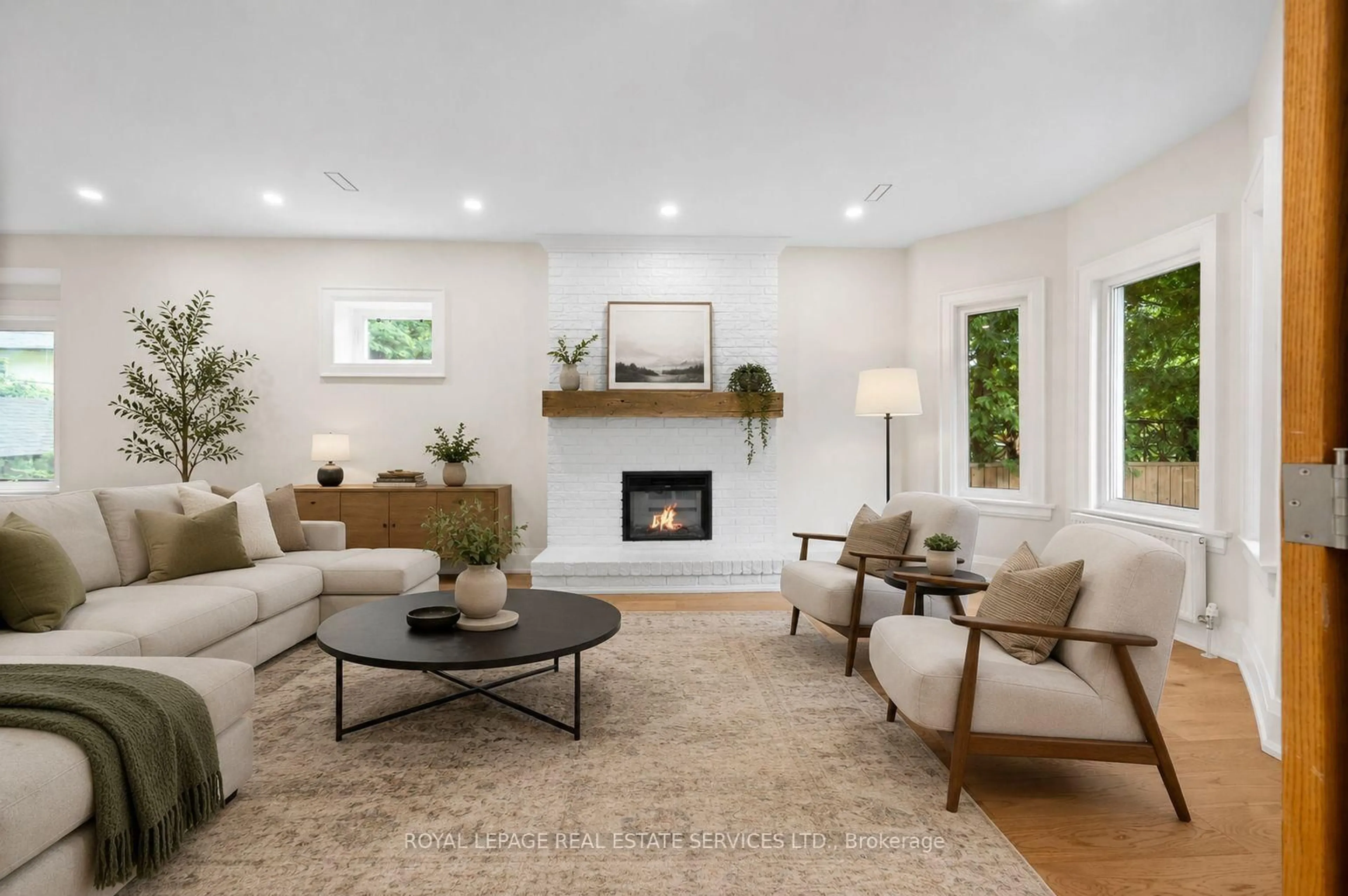 Living room with furniture, unknown for 509 Christie St, Toronto Ontario M6G 3C9