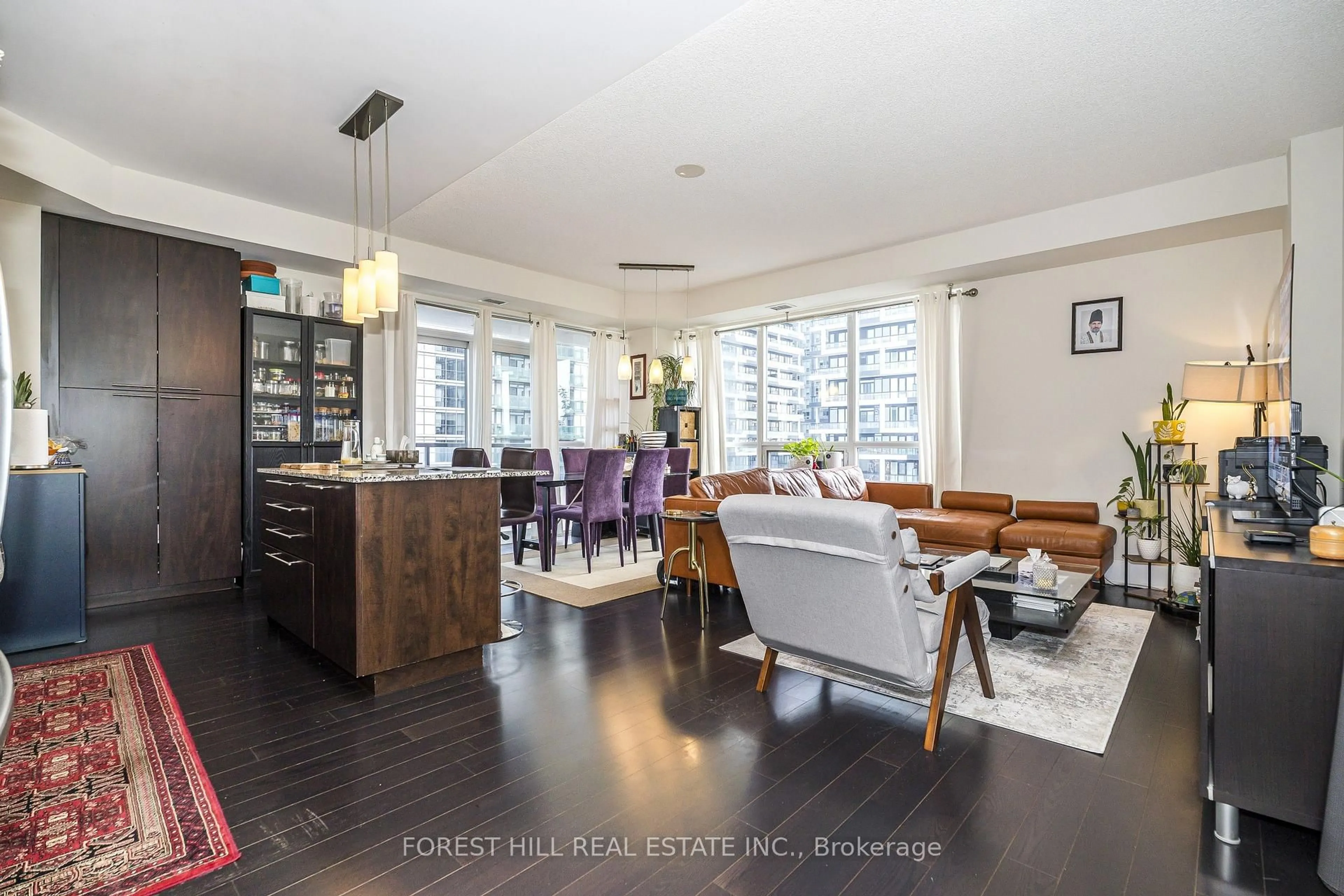 Open concept kitchen, wood/laminate floor for 70 Roehampton Ave #1821, Toronto Ontario M4P 1R2