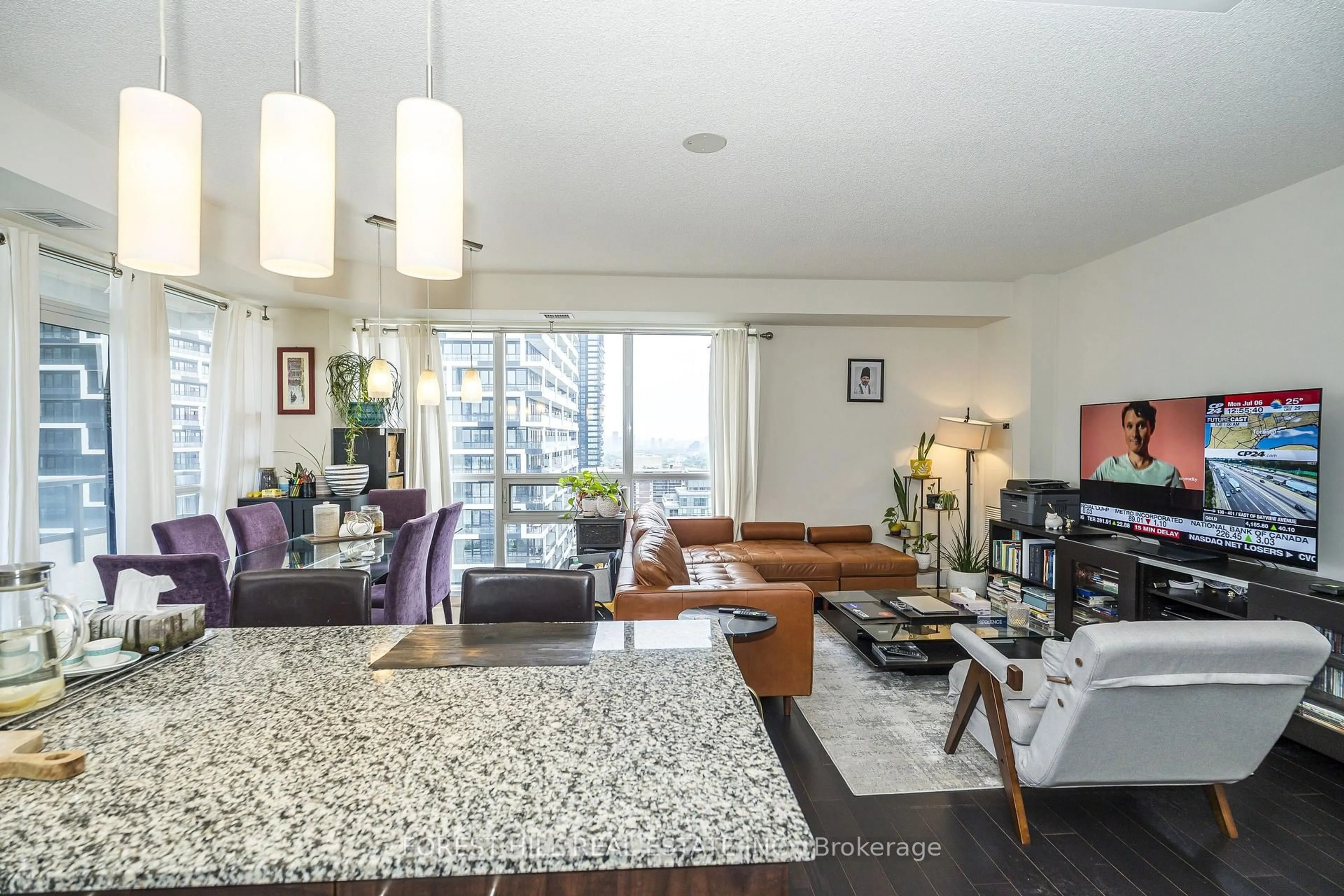 Living room with furniture, unknown for 70 Roehampton Ave #1821, Toronto Ontario M4P 1R2