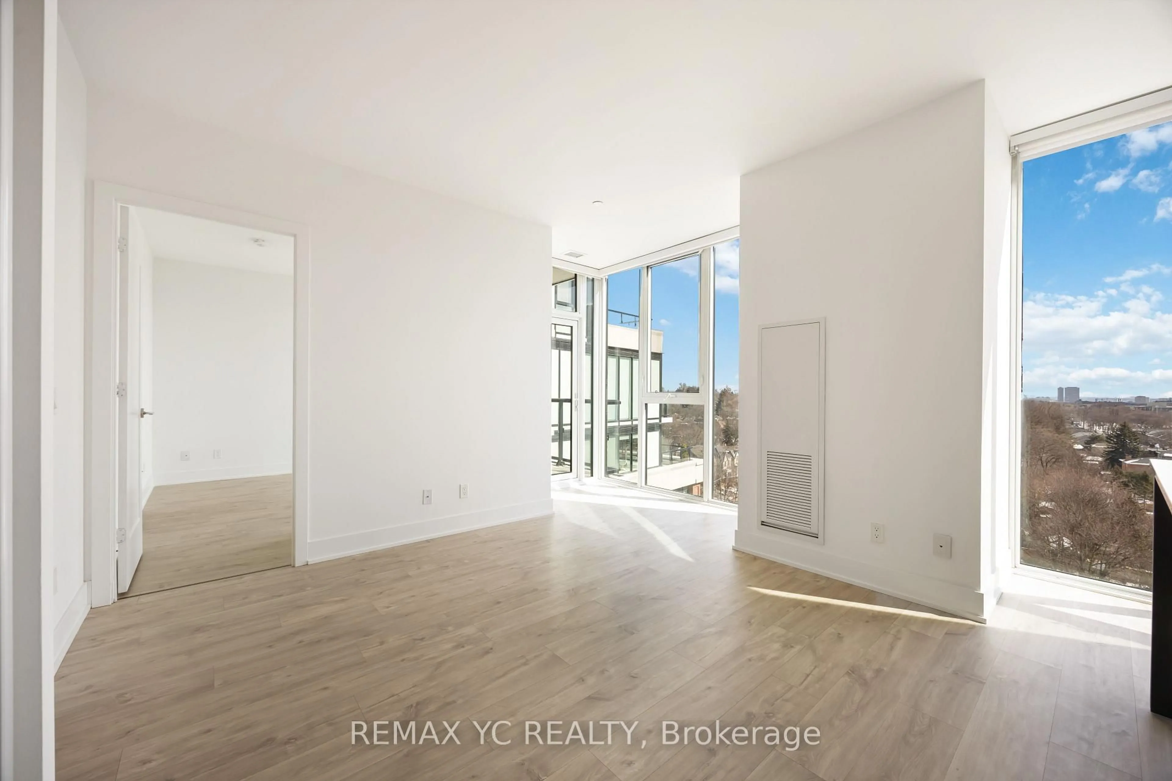 A pic of a room for 1 Belsize Dr #801, Toronto Ontario M4S 0B9