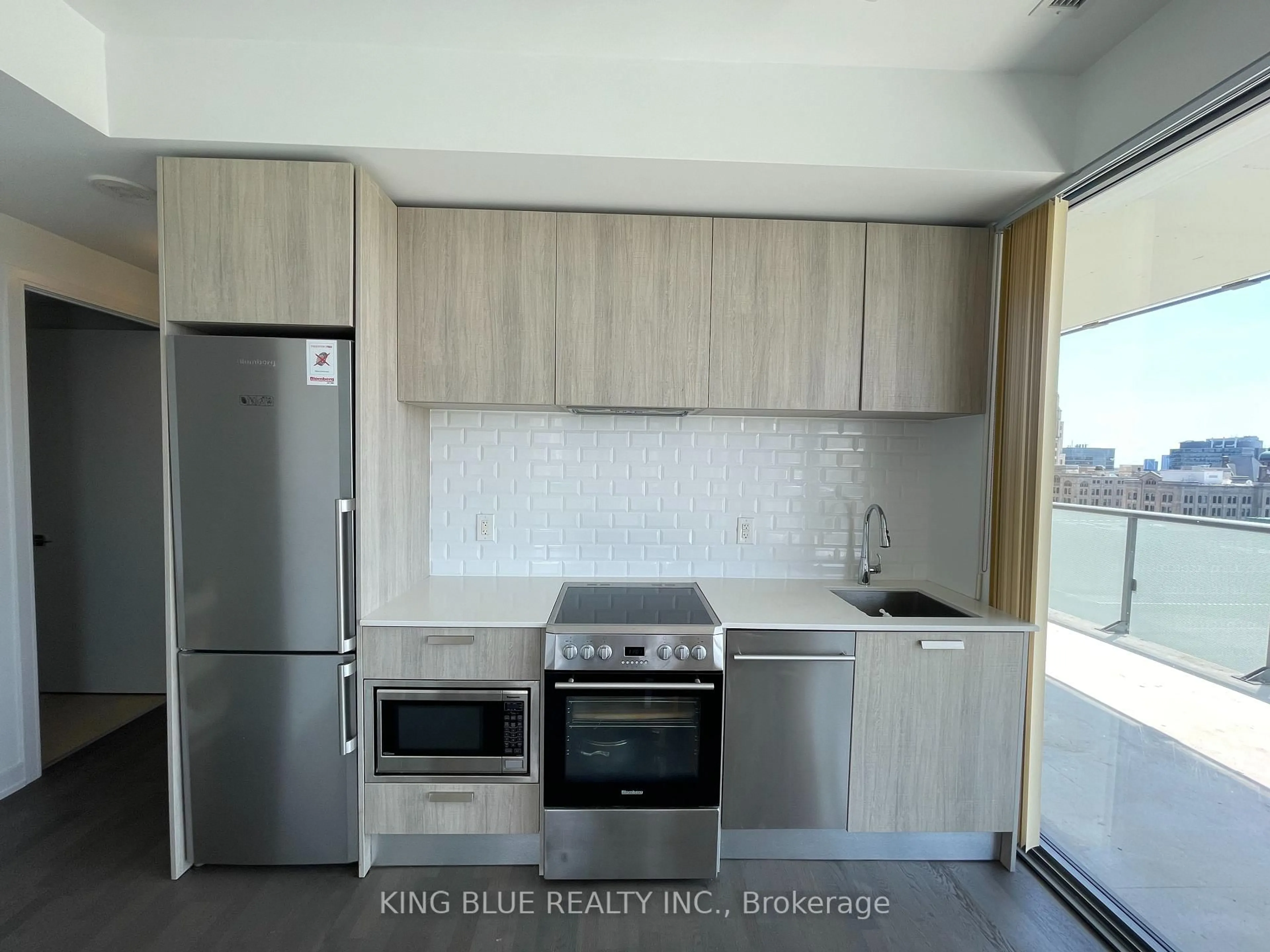 Standard kitchen, unknown for 57 St Joseph St #1019, Toronto Ontario M5S 0C5
