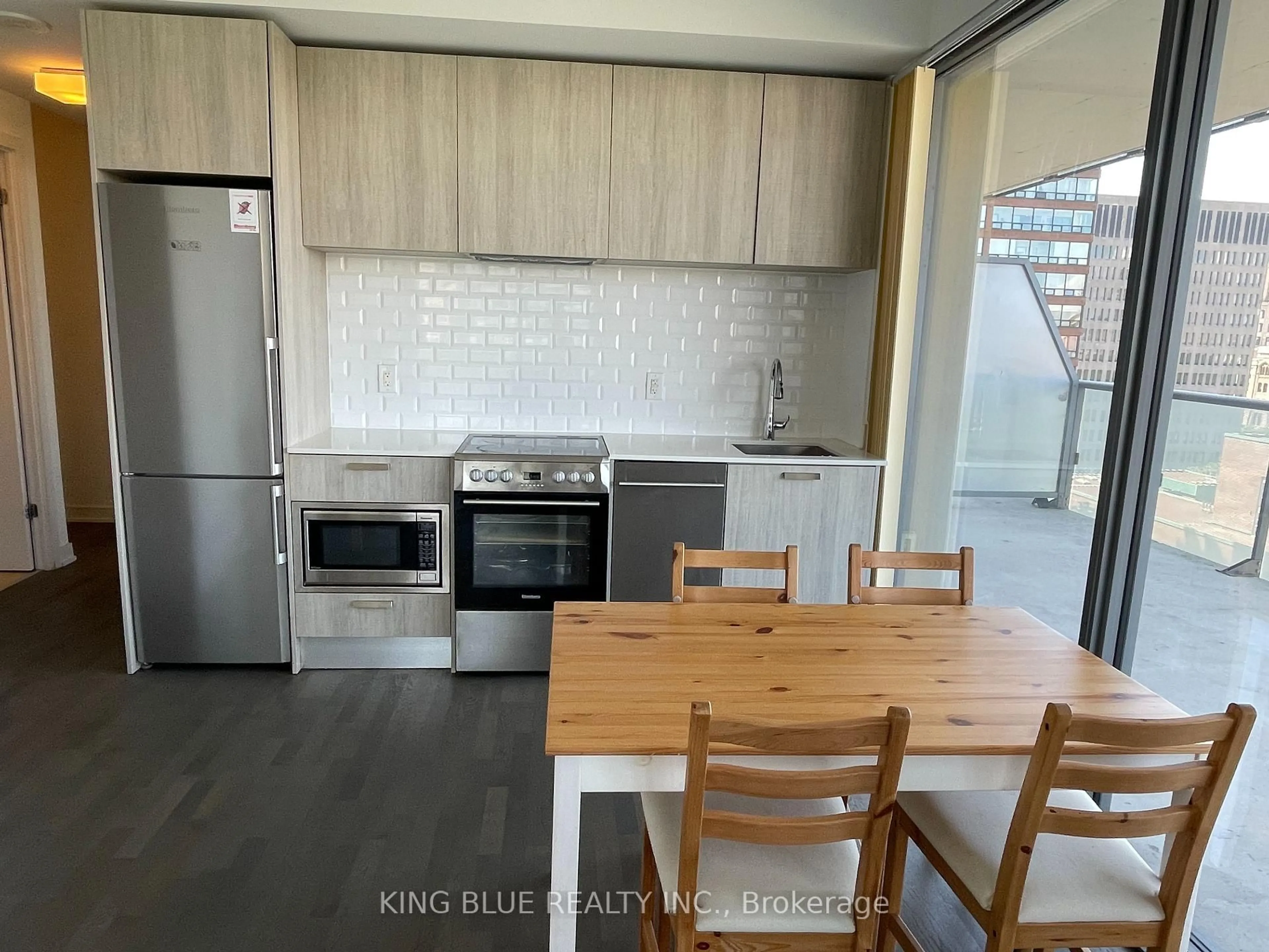 Standard kitchen, wood/laminate floor for 57 St Joseph St #1019, Toronto Ontario M5S 0C5