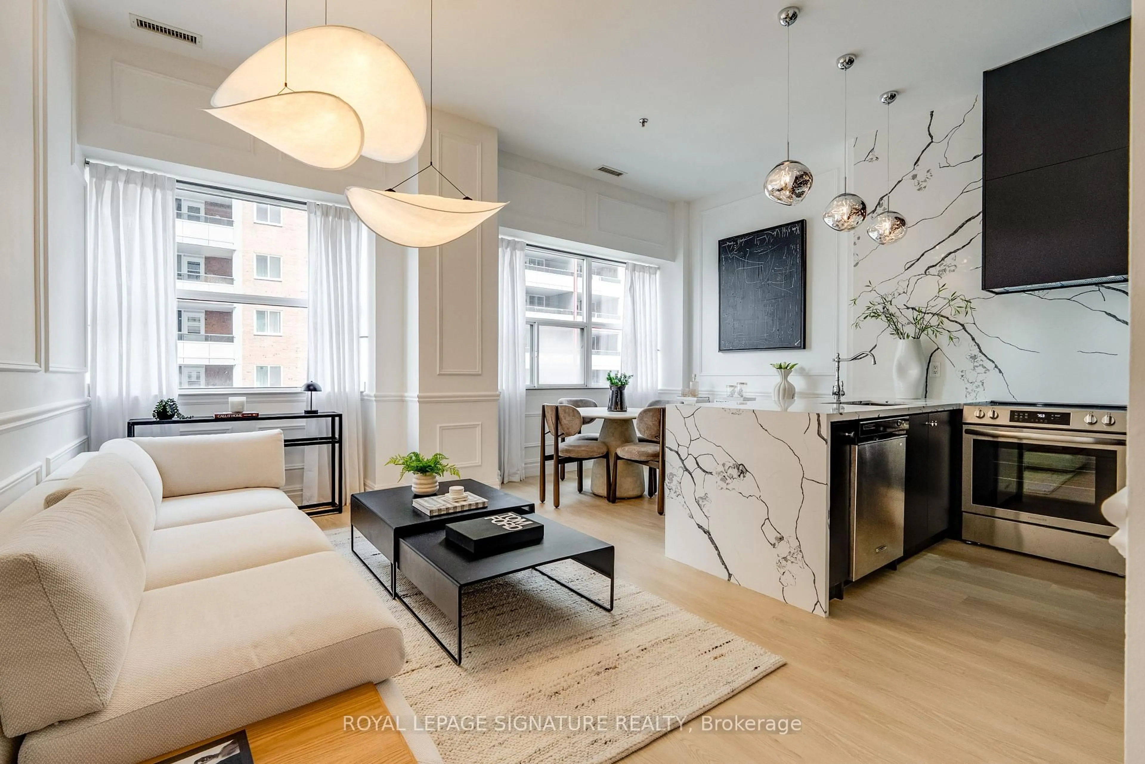 Living room with furniture, unknown for 700 King St #403, Toronto Ontario M5V 2Y6