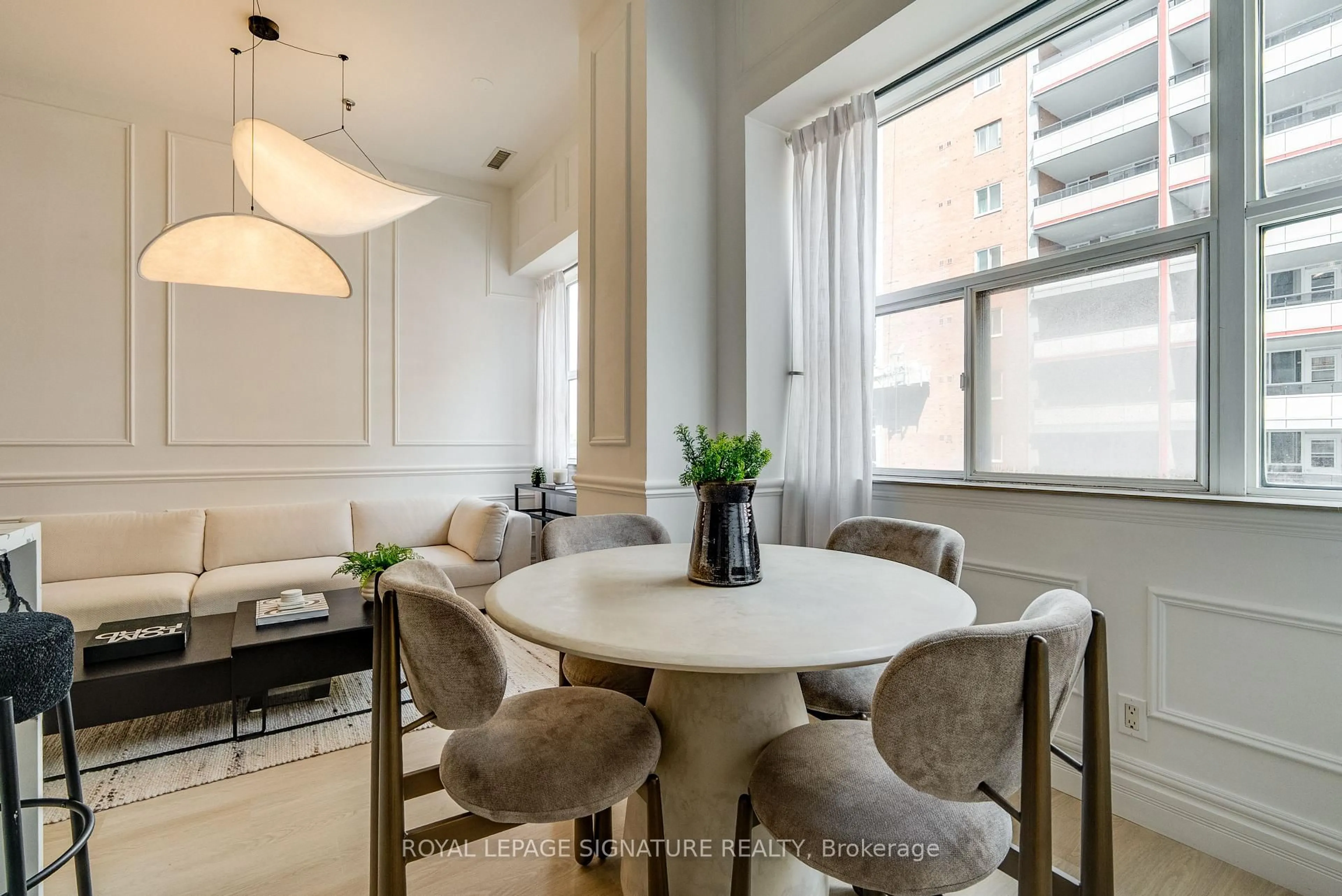 Dining room, unknown for 700 King St #403, Toronto Ontario M5V 2Y6