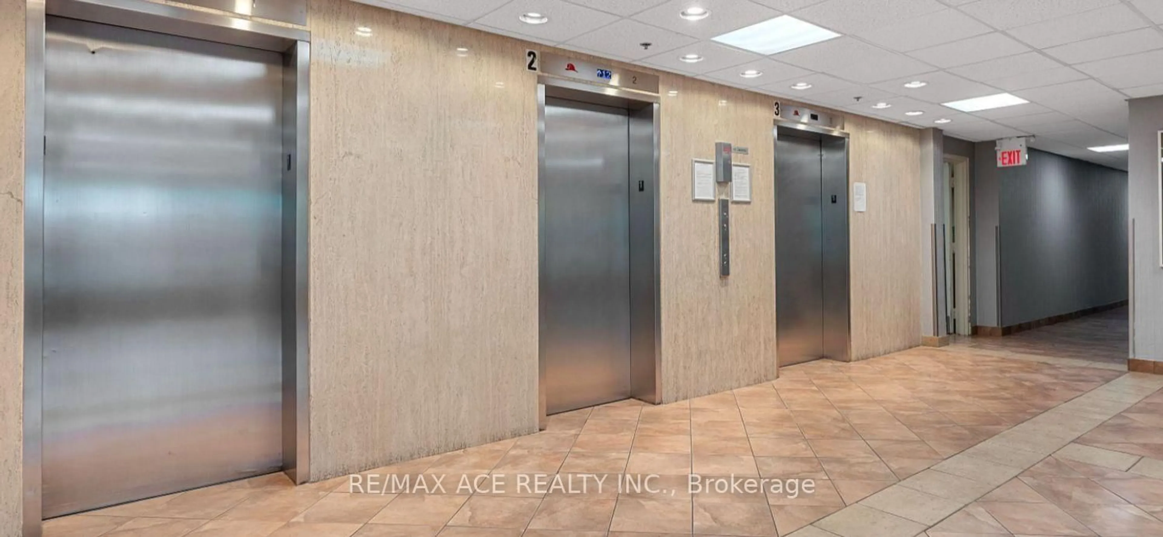 Indoor foyer for 25 Sunrise Ave #506, Toronto Ontario M4A 2S2