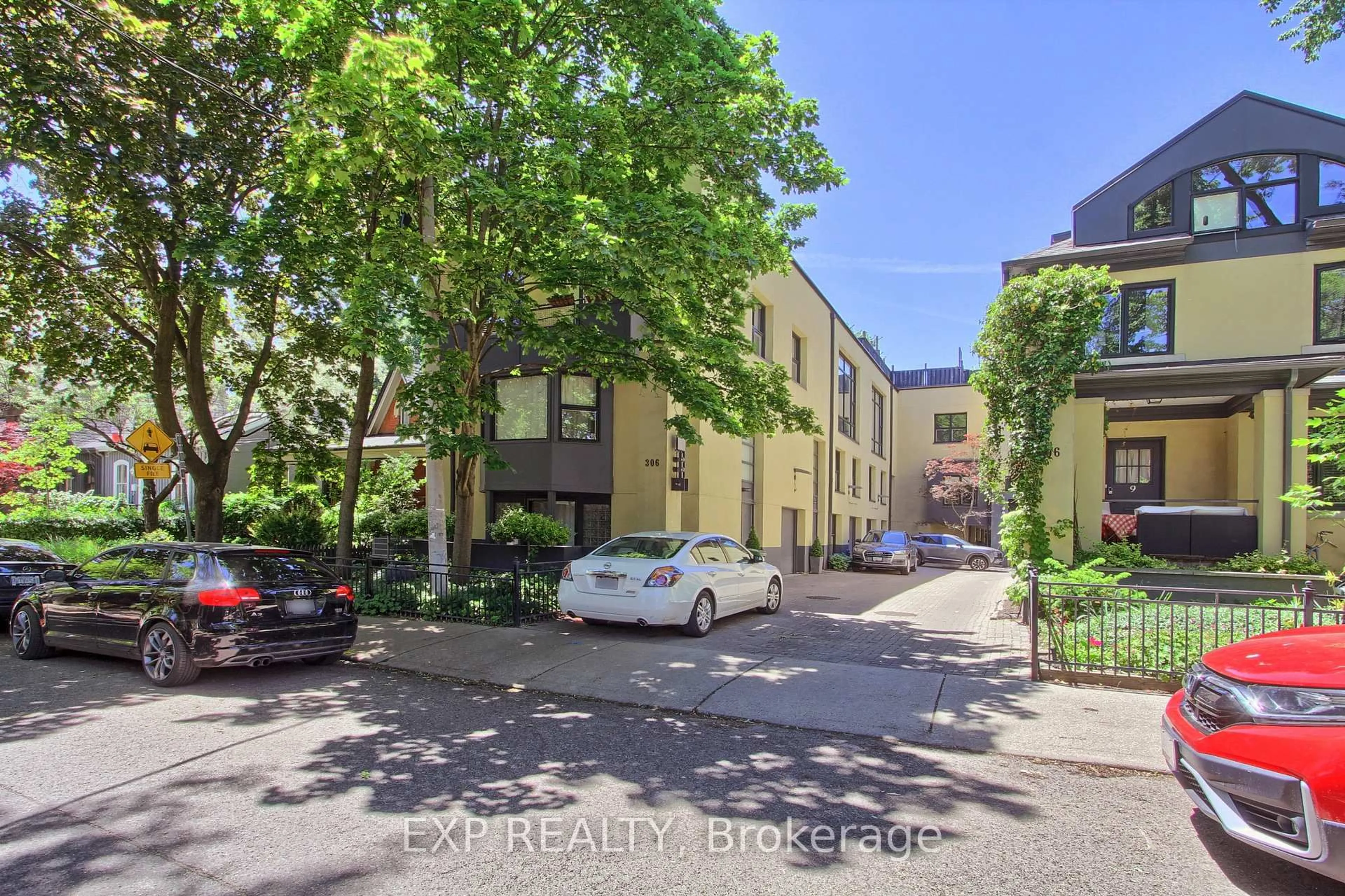 A pic from outside/outdoor area/front of a property/back of a property/a pic from drone, street for 306 Sackville St #4, Toronto Ontario M5A 3G2