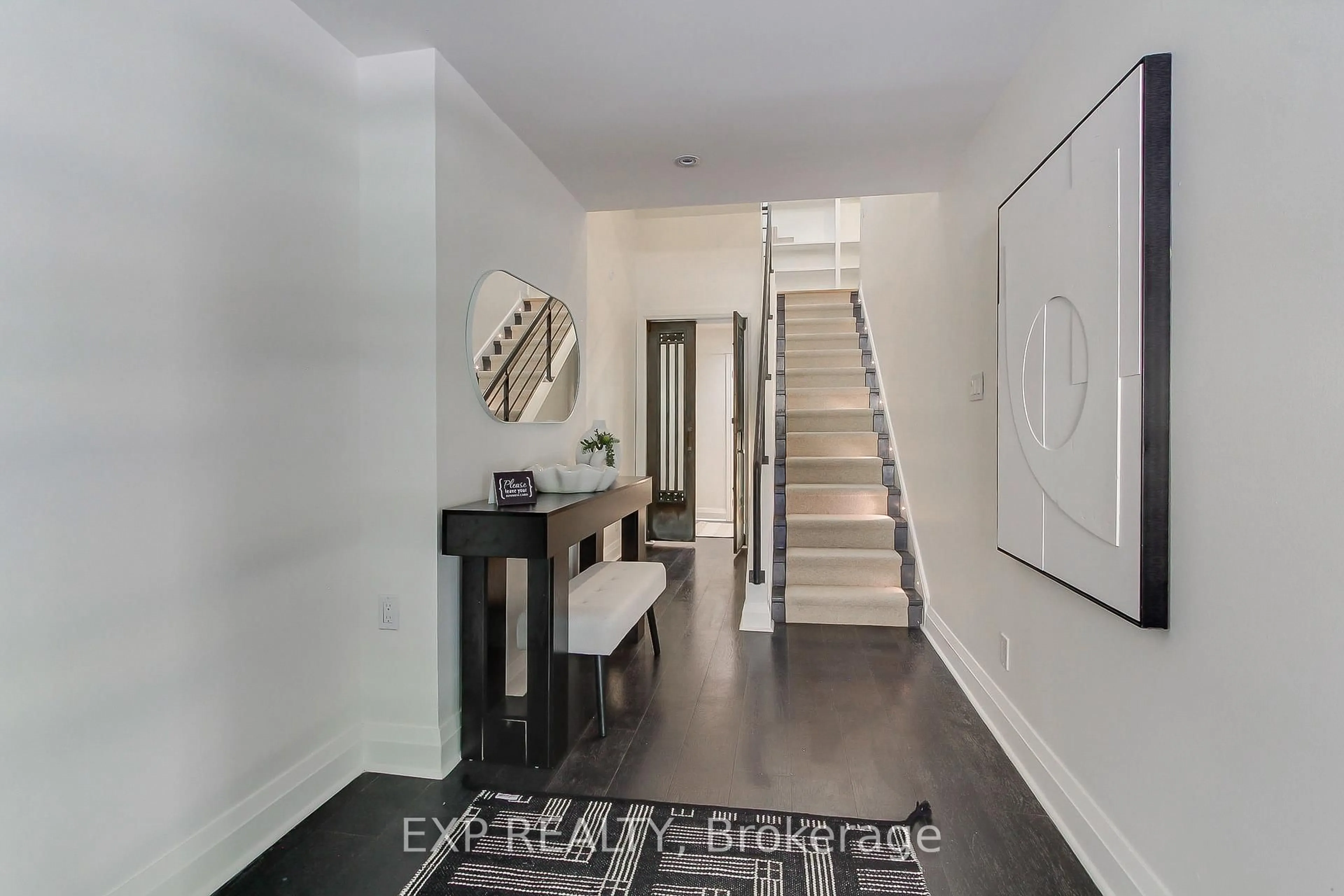 Indoor entryway for 306 Sackville St #4, Toronto Ontario M5A 3G2