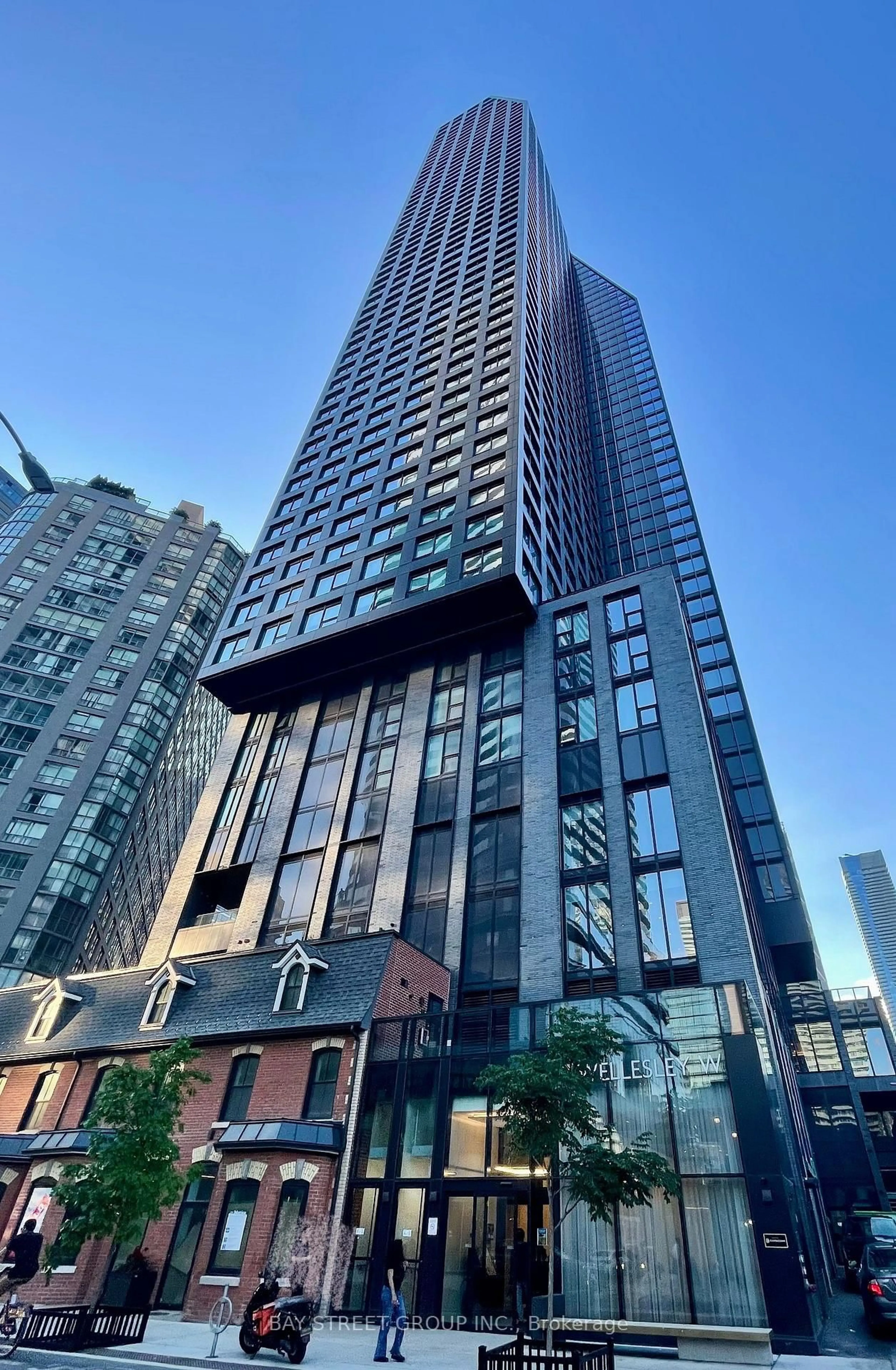 Unknown for 8 Wellesley Ave, Toronto Ontario M4Y 0J5