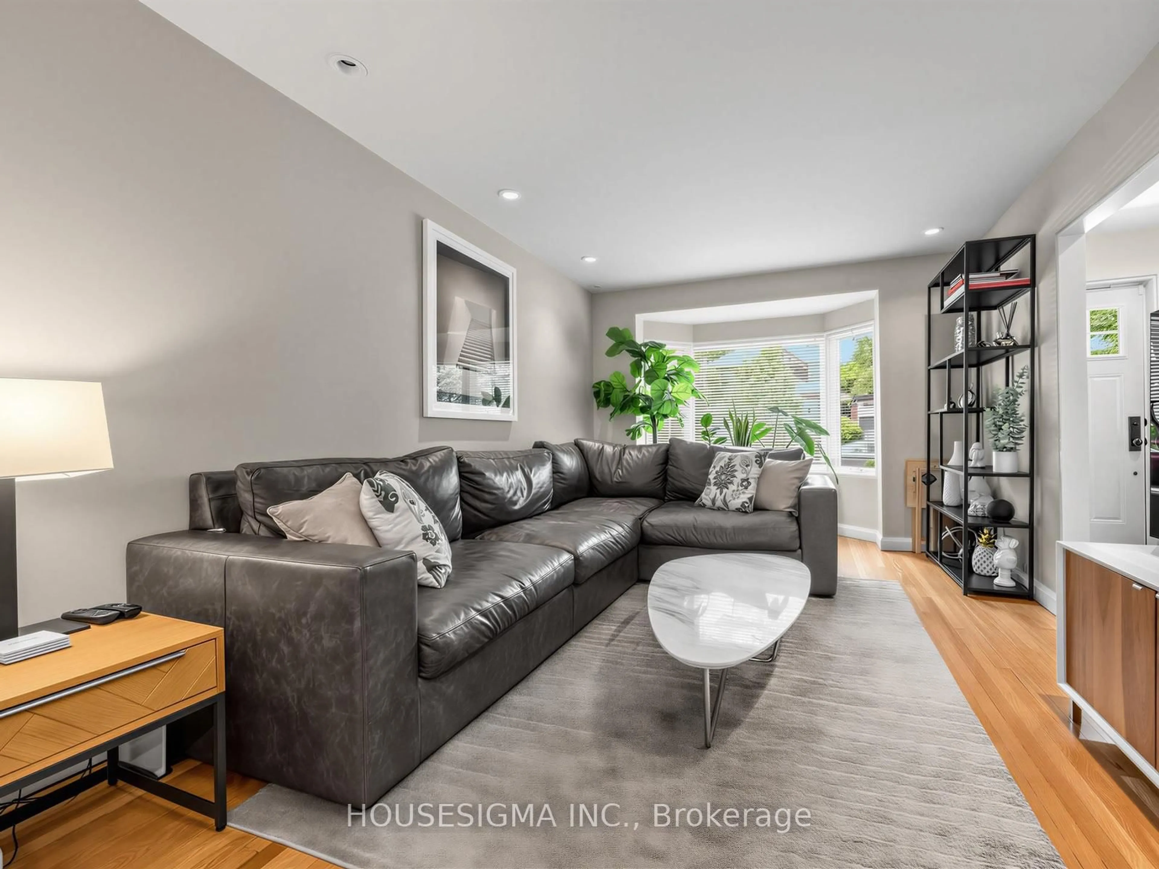 Living room with furniture, unknown for 19 Parklea Dr, Toronto Ontario M4G 2J5