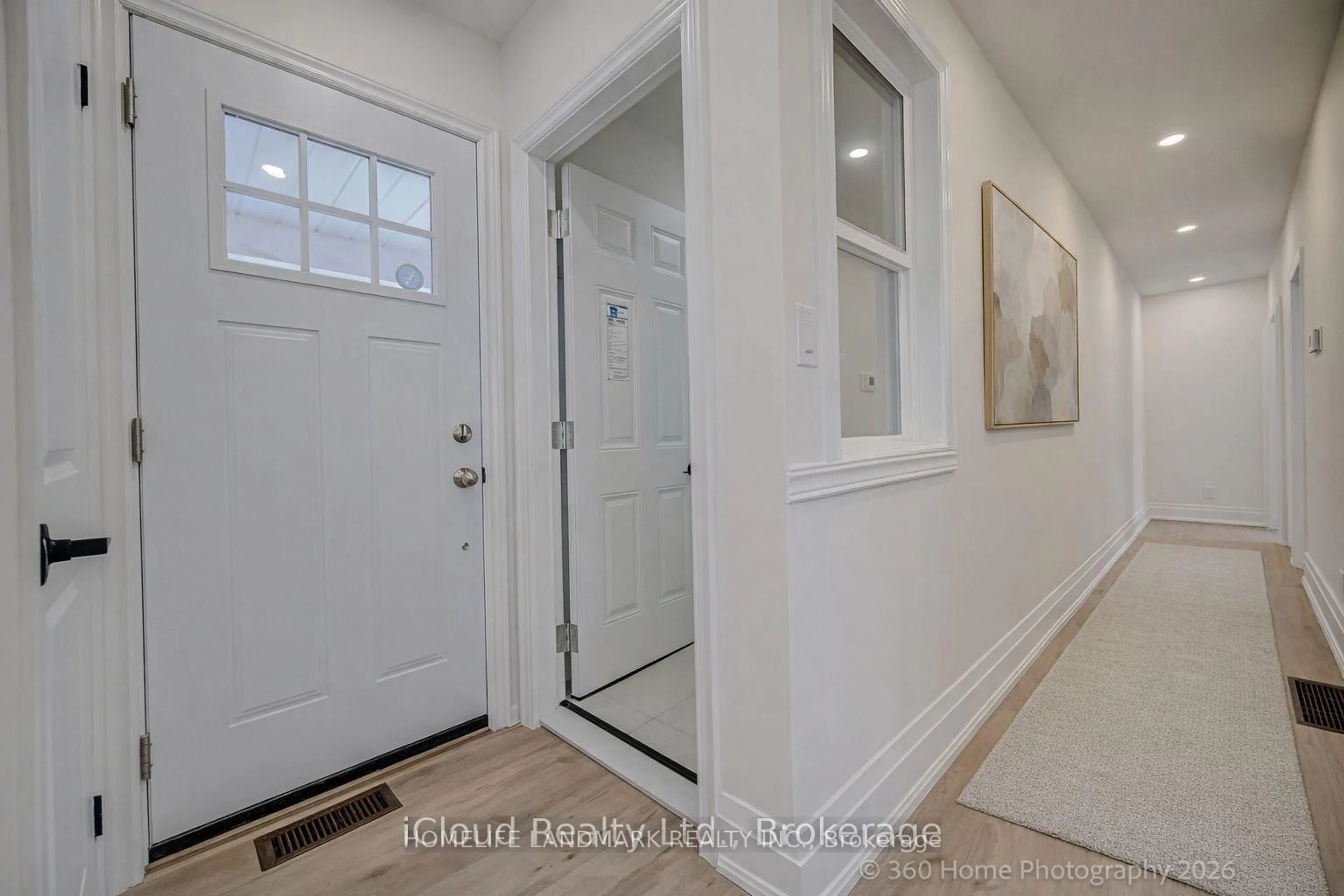 Indoor entryway for 73 Berkinshaw Cres, Toronto Ontario M3B 2T1