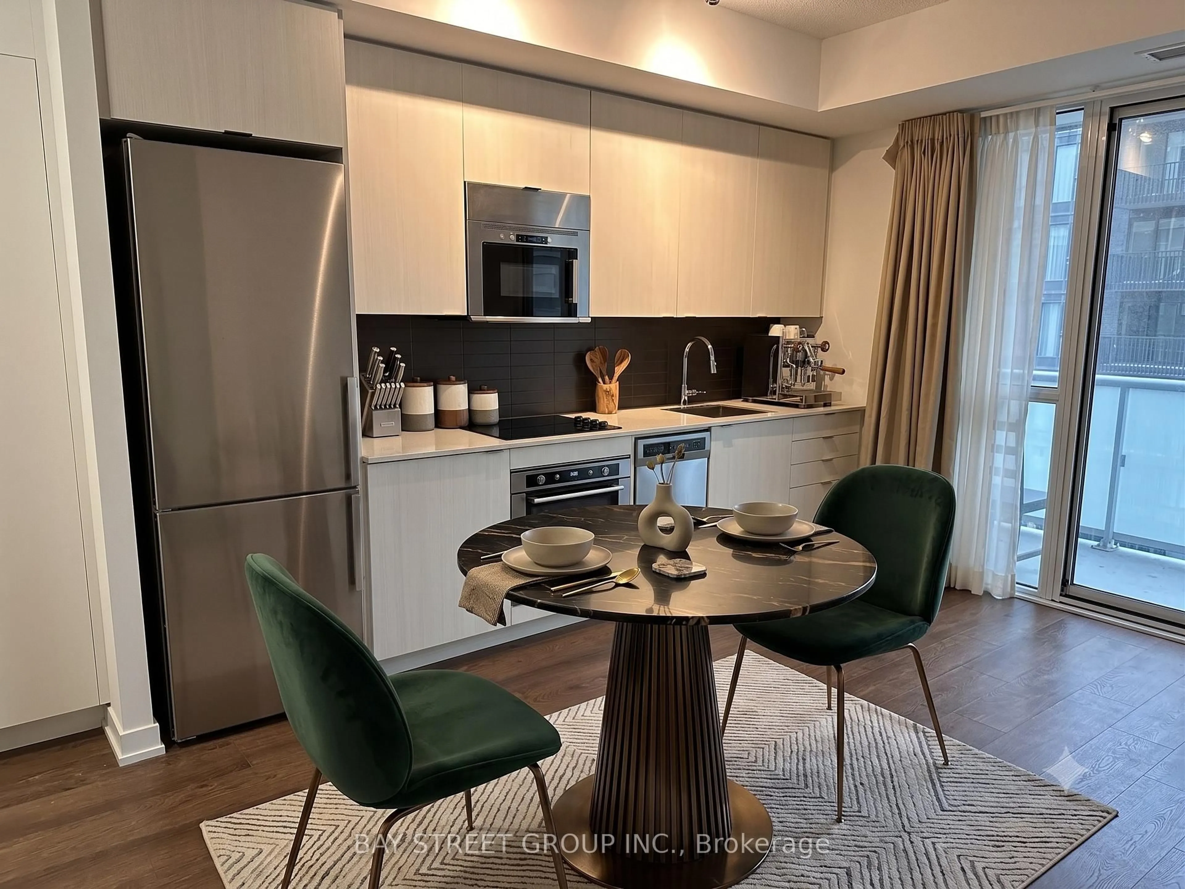 Open concept kitchen, unknown for 101 erskine Ave #1106, Toronto Ontario M4P 0C5