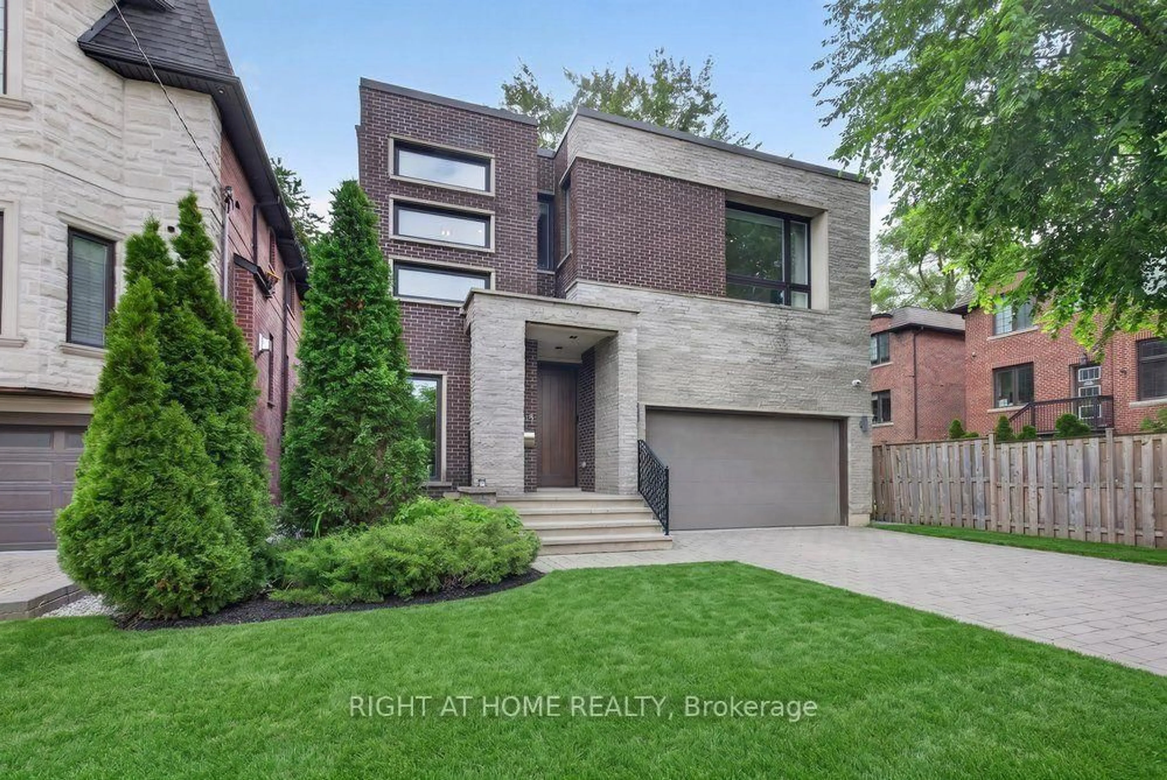 Home with brick exterior material, street for 255 Willowdale Ave, Toronto Ontario M2N 4Z8