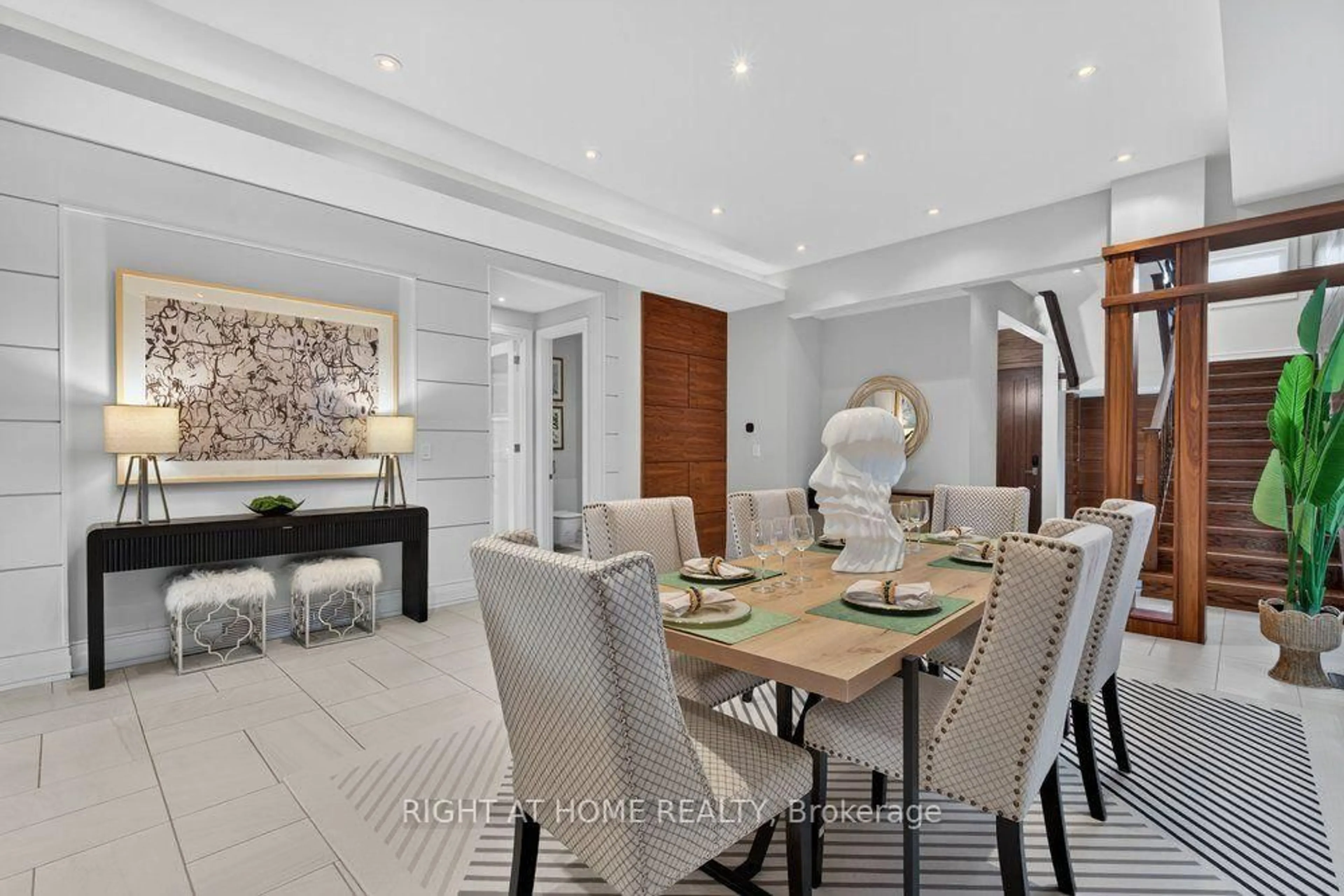 Dining room, unknown for 255 Willowdale Ave, Toronto Ontario M2N 4Z8