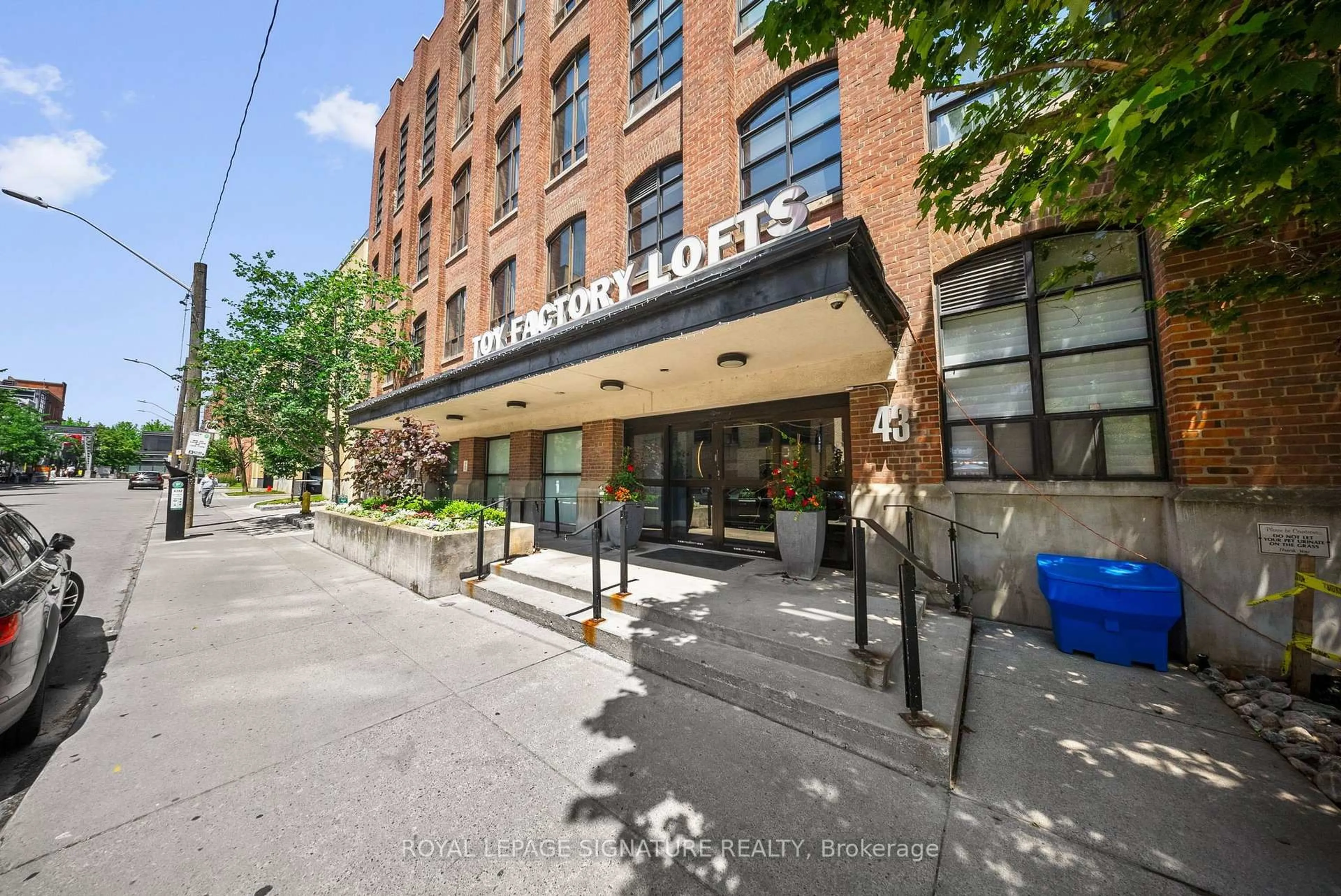 Unknown for 43 Hanna Ave #411, Toronto Ontario M6K 1X1