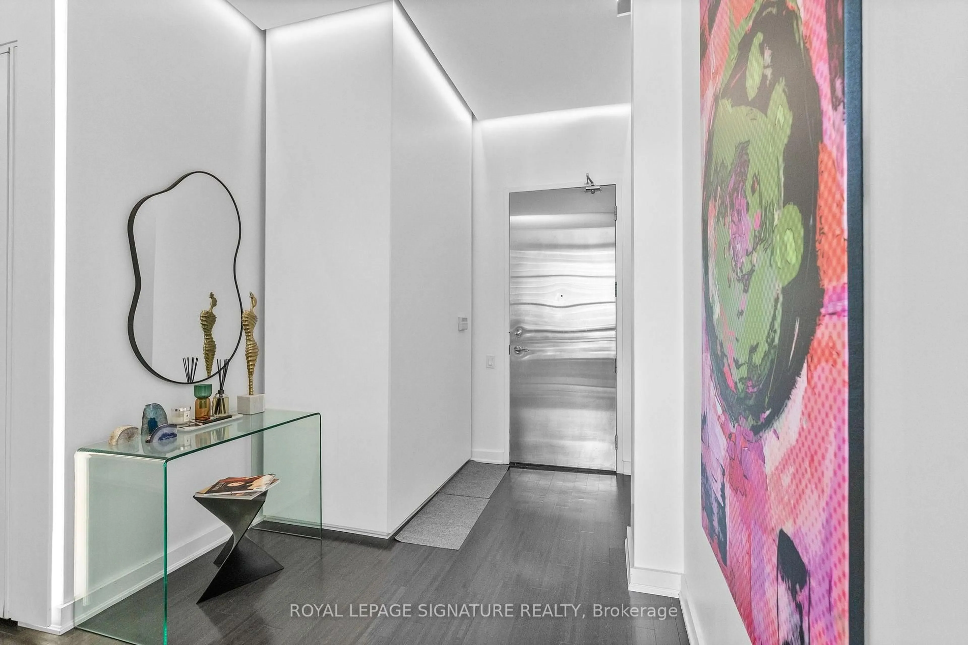Indoor entryway for 43 Hanna Ave #411, Toronto Ontario M6K 1X1