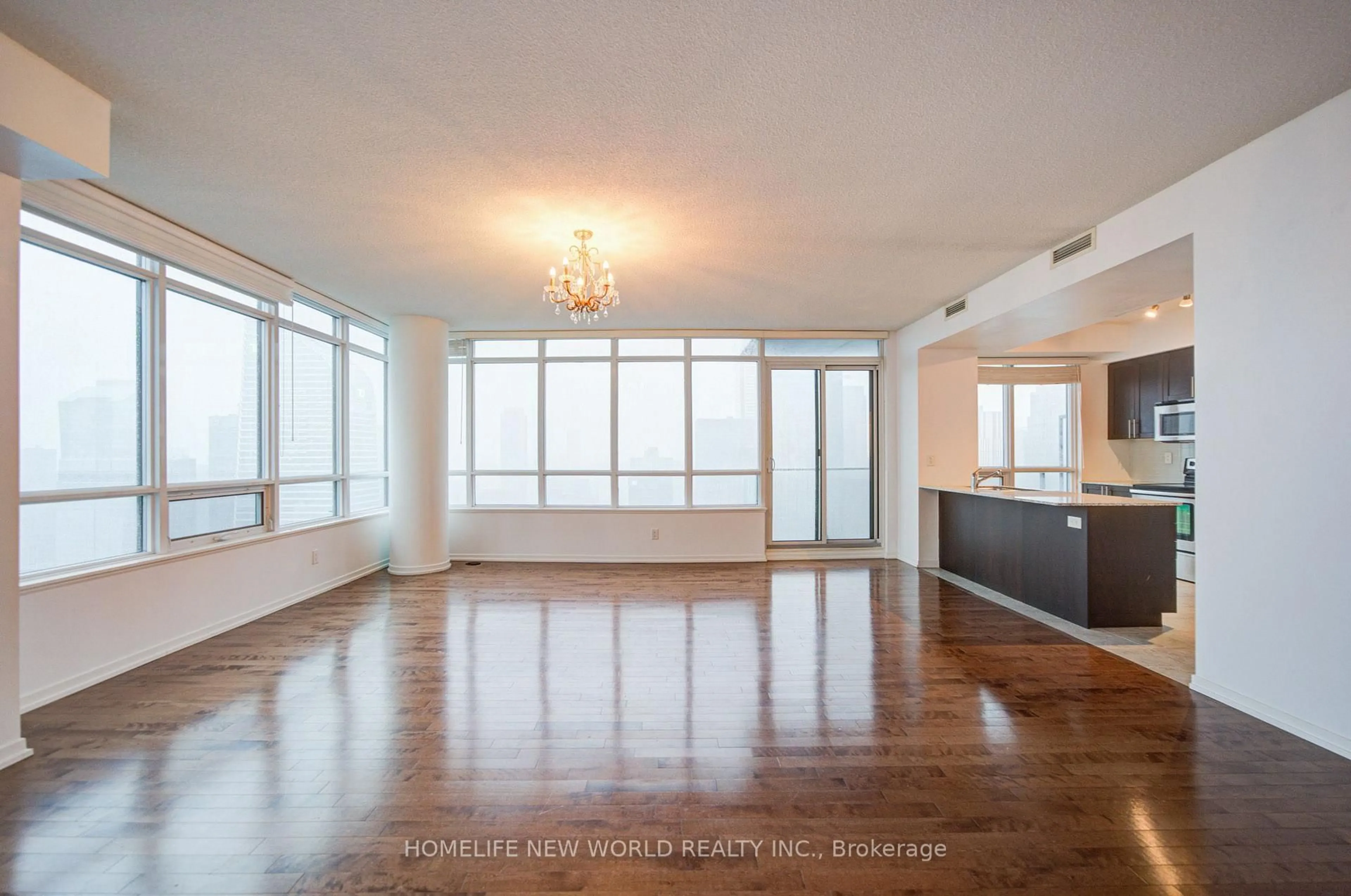 Indoor foyer for 65 Bremner Blvd #4905, Toronto Ontario M5J 0A7