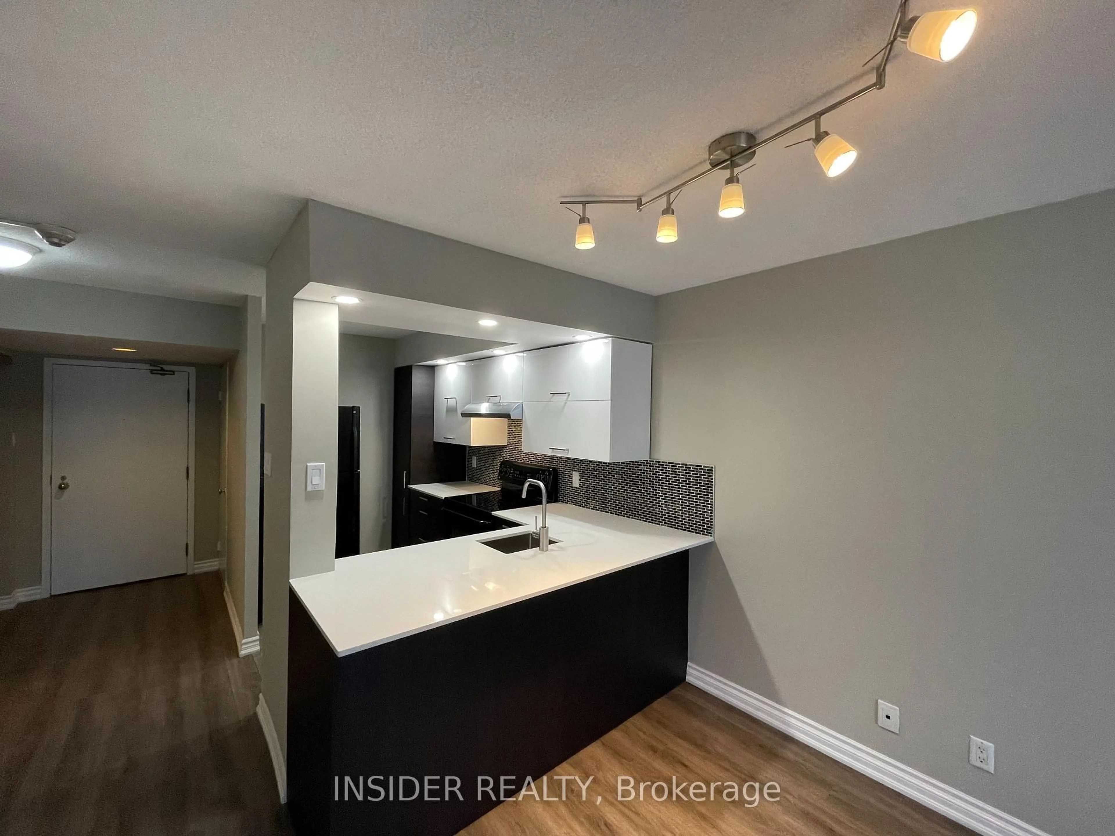 Open concept kitchen, unknown for 92 King St #710, Toronto Ontario M5C 2V8