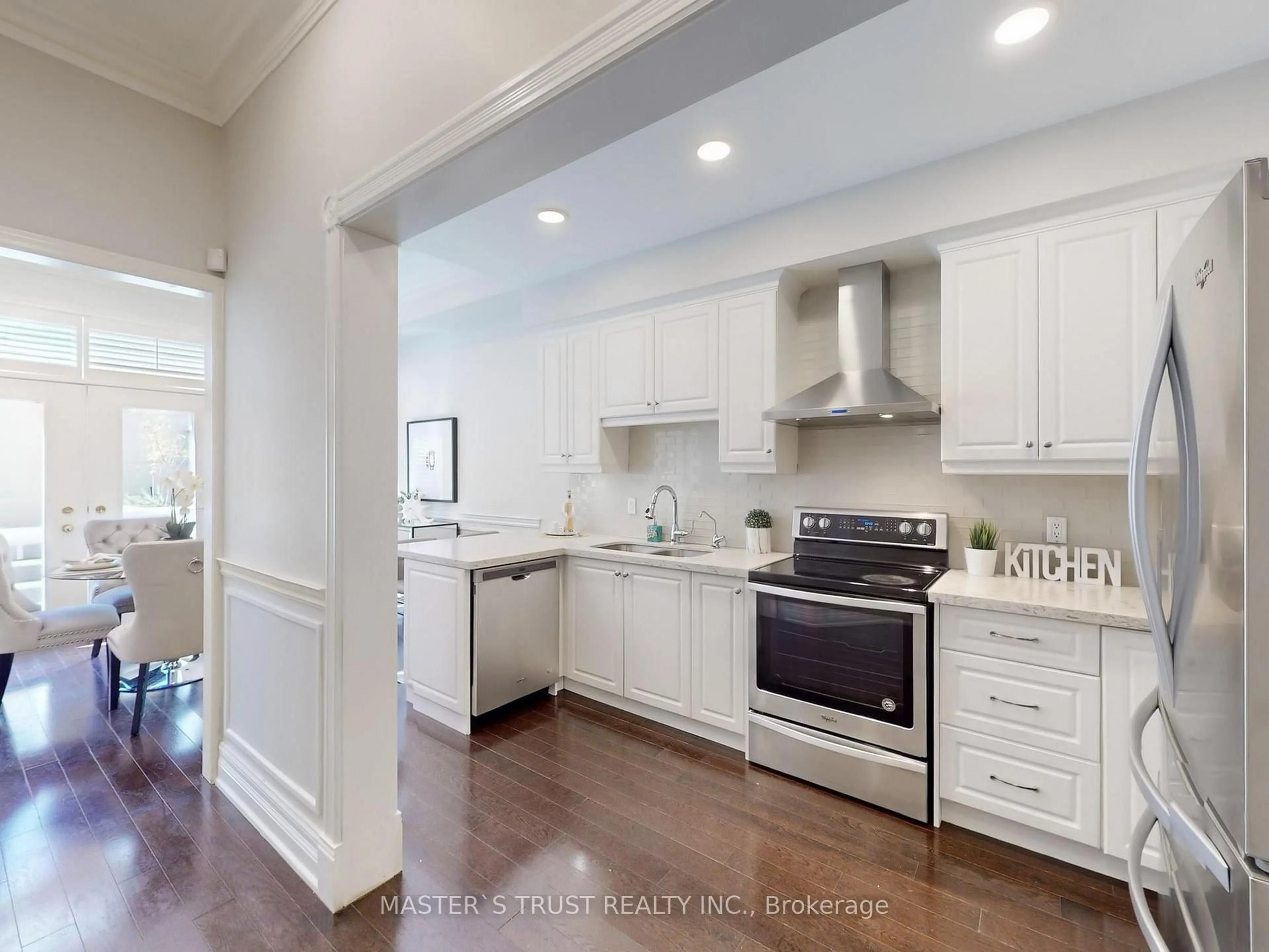 Open concept kitchen, ceramic/tile floor for 260 Russell Hill Rd #11, Toronto Ontario M4V 2T2