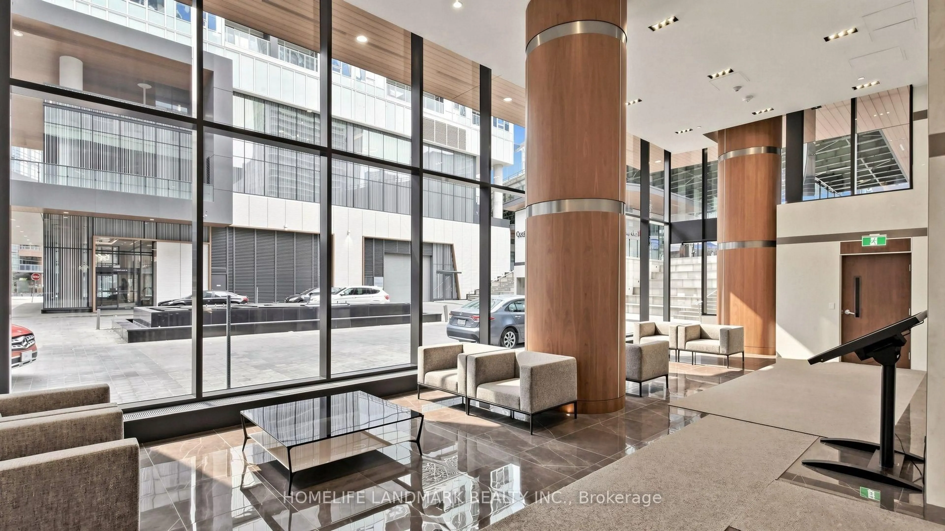Lobby for 17 Bathurst St #806, Toronto Ontario M5V 0N1