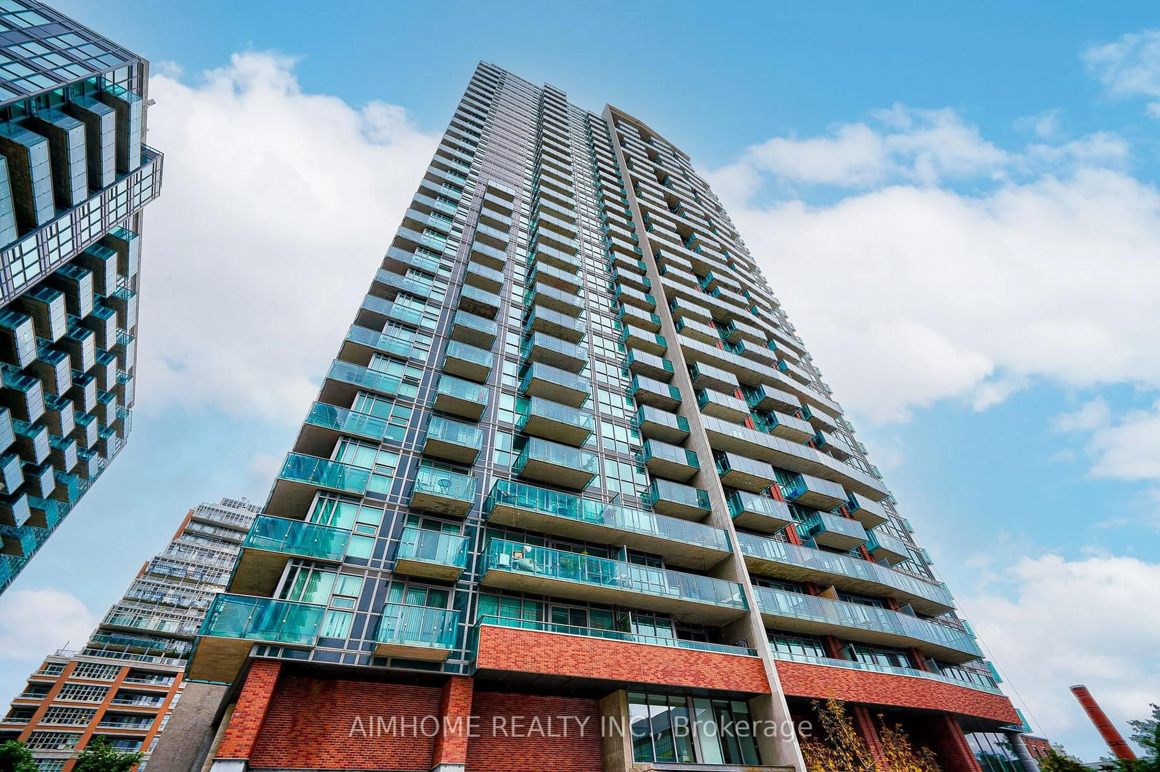 A pic from outside/outdoor area/front of a property/back of a property/a pic from drone, building for 150 EAST LIBERTY St #1909, Toronto Ontario M6K 3R5