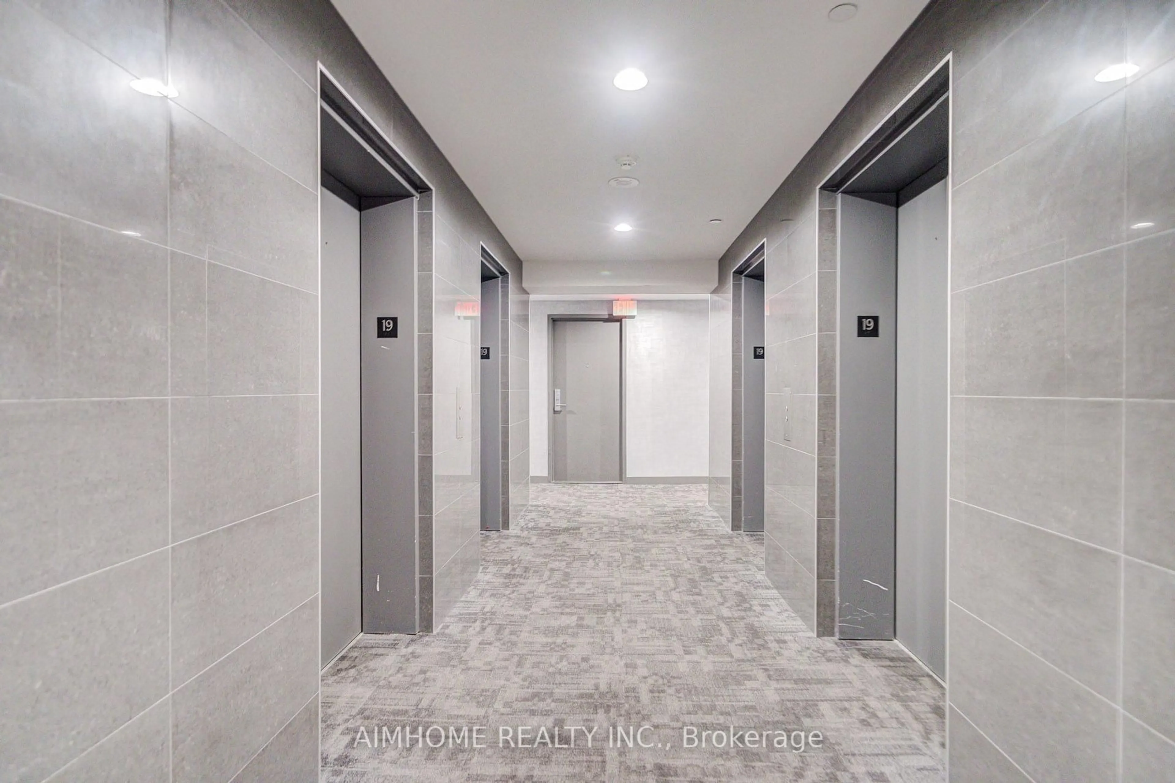 Indoor foyer for 150 EAST LIBERTY St #1909, Toronto Ontario M6K 3R5