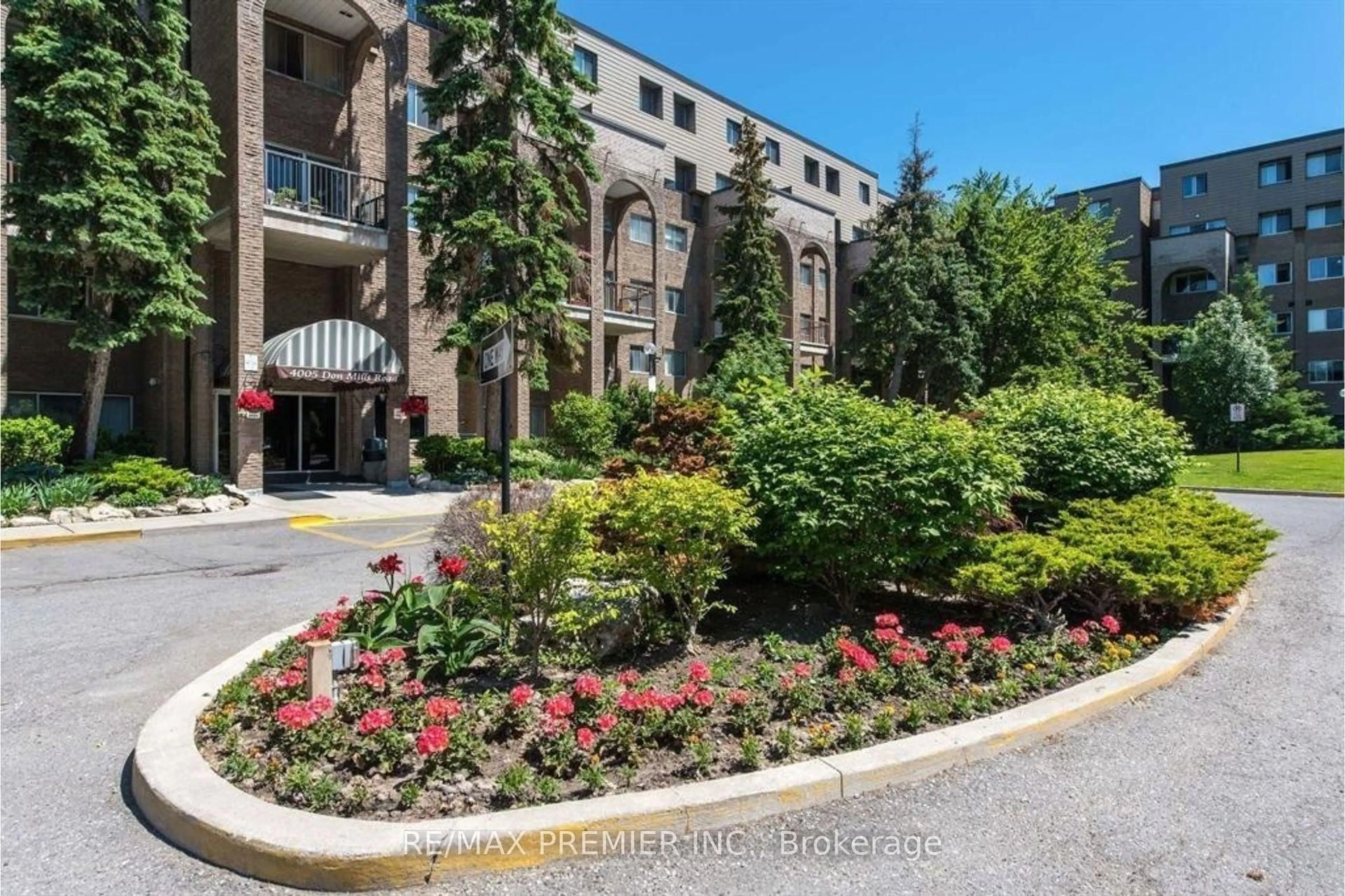 Patio, street for 4005 Don Mills Rd #345, Toronto Ontario M2H 3J9