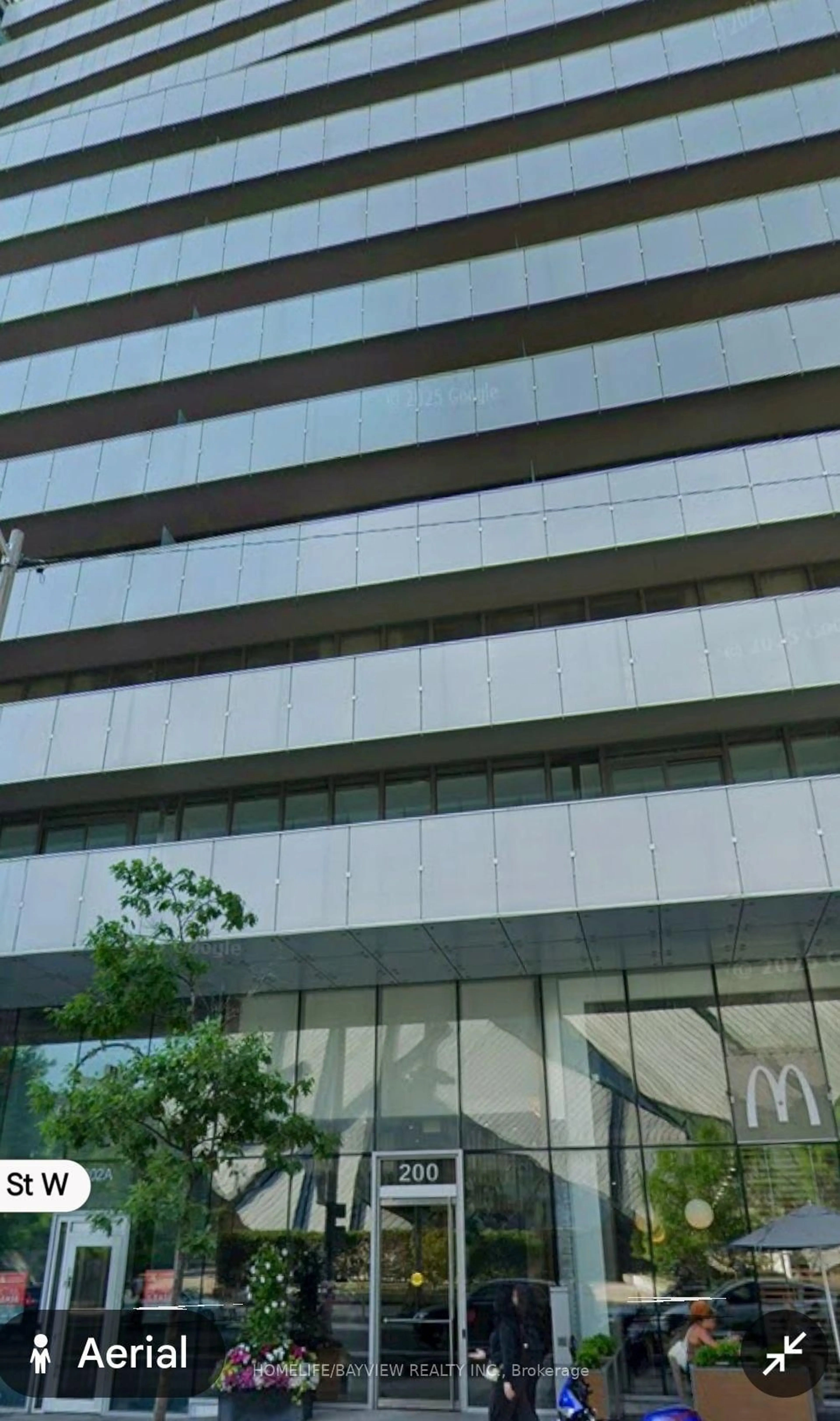 Indoor foyer for 200 bloor St #3105, Toronto Ontario M5S 1T8