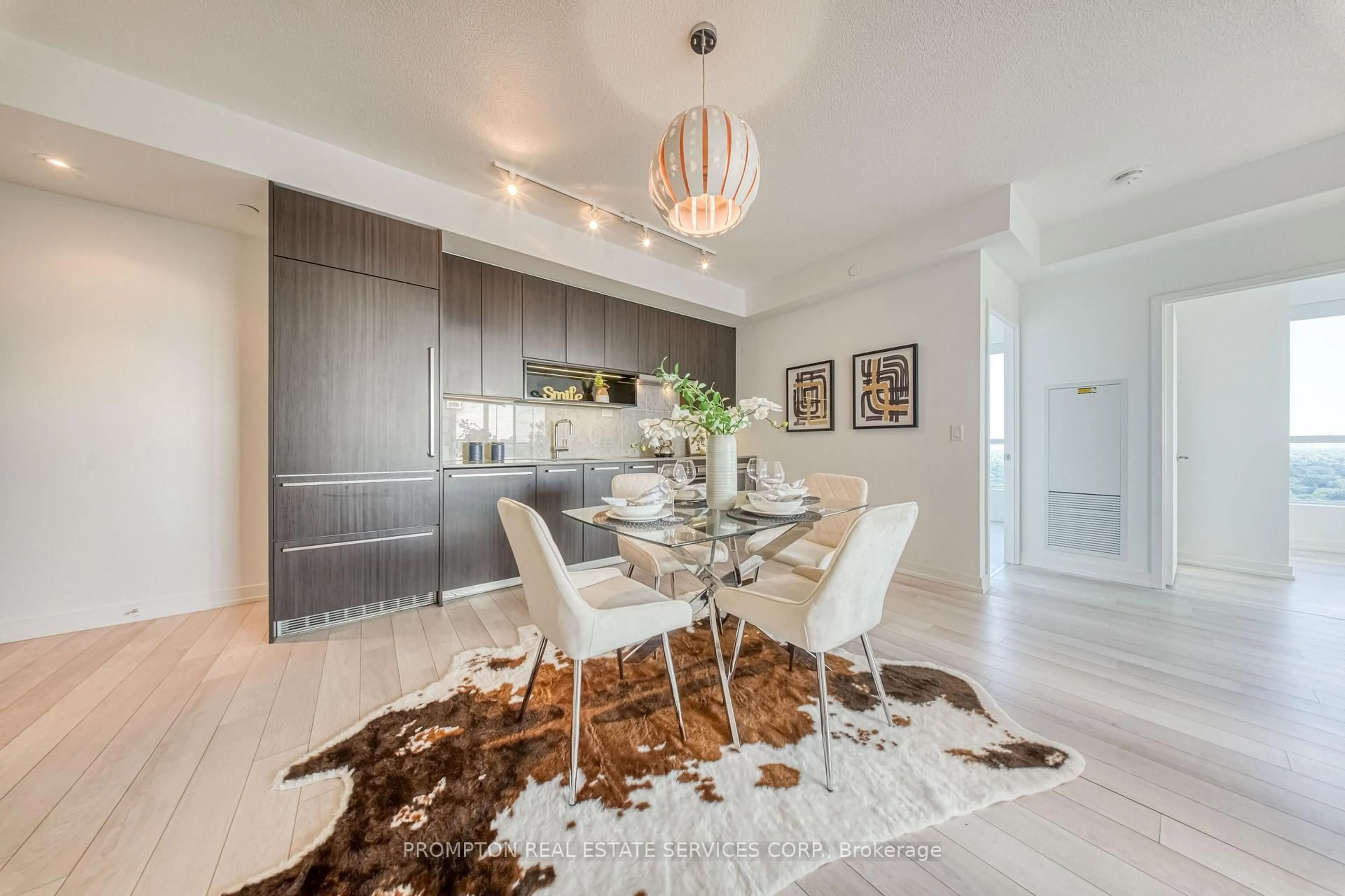 Contemporary kitchen, unknown for 115 Mcmahon Dr #2511, Toronto Ontario M2K 0E3