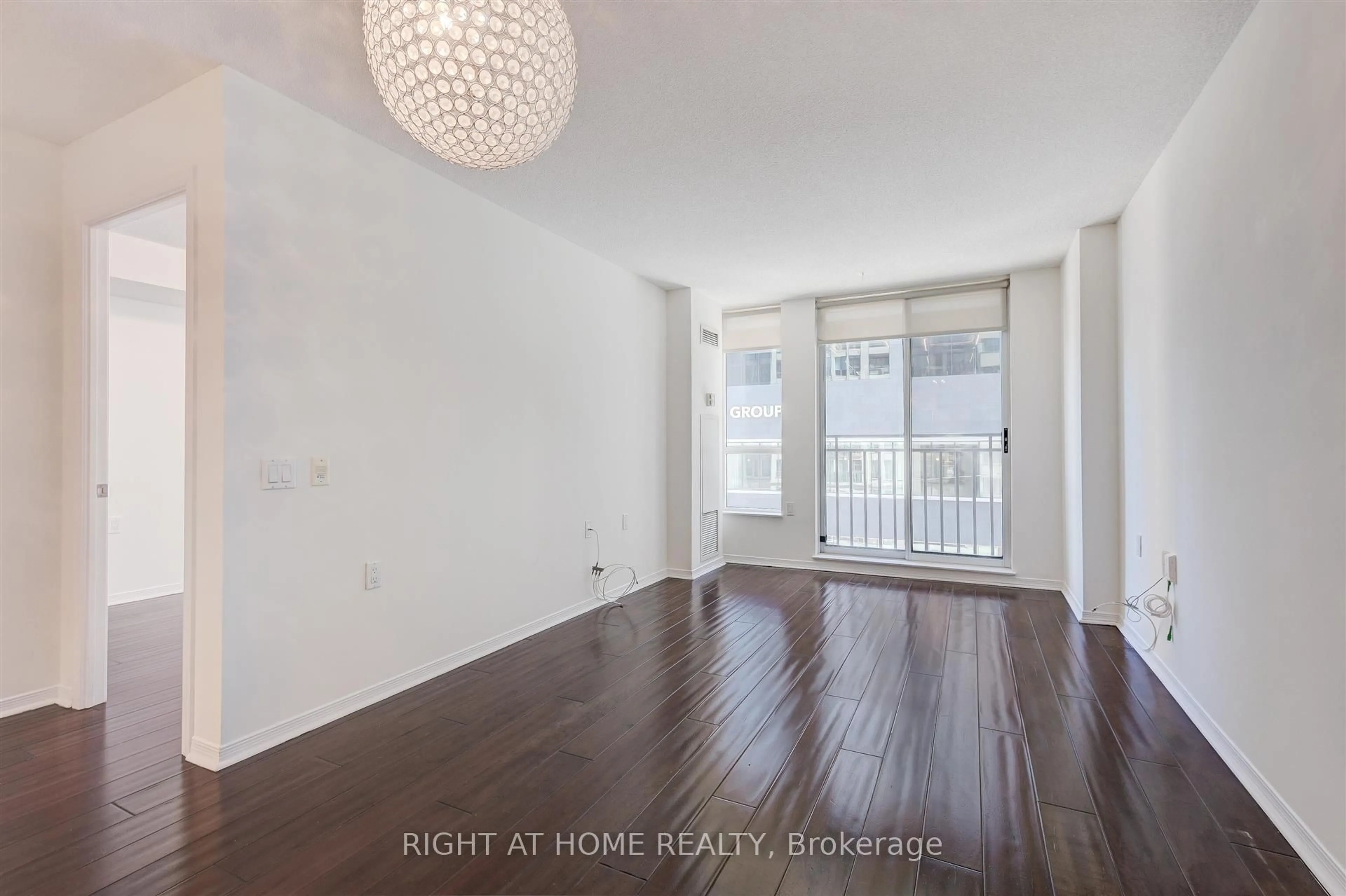 A pic of a room for 388 Bloor St #507, Toronto Ontario M4W 3W9