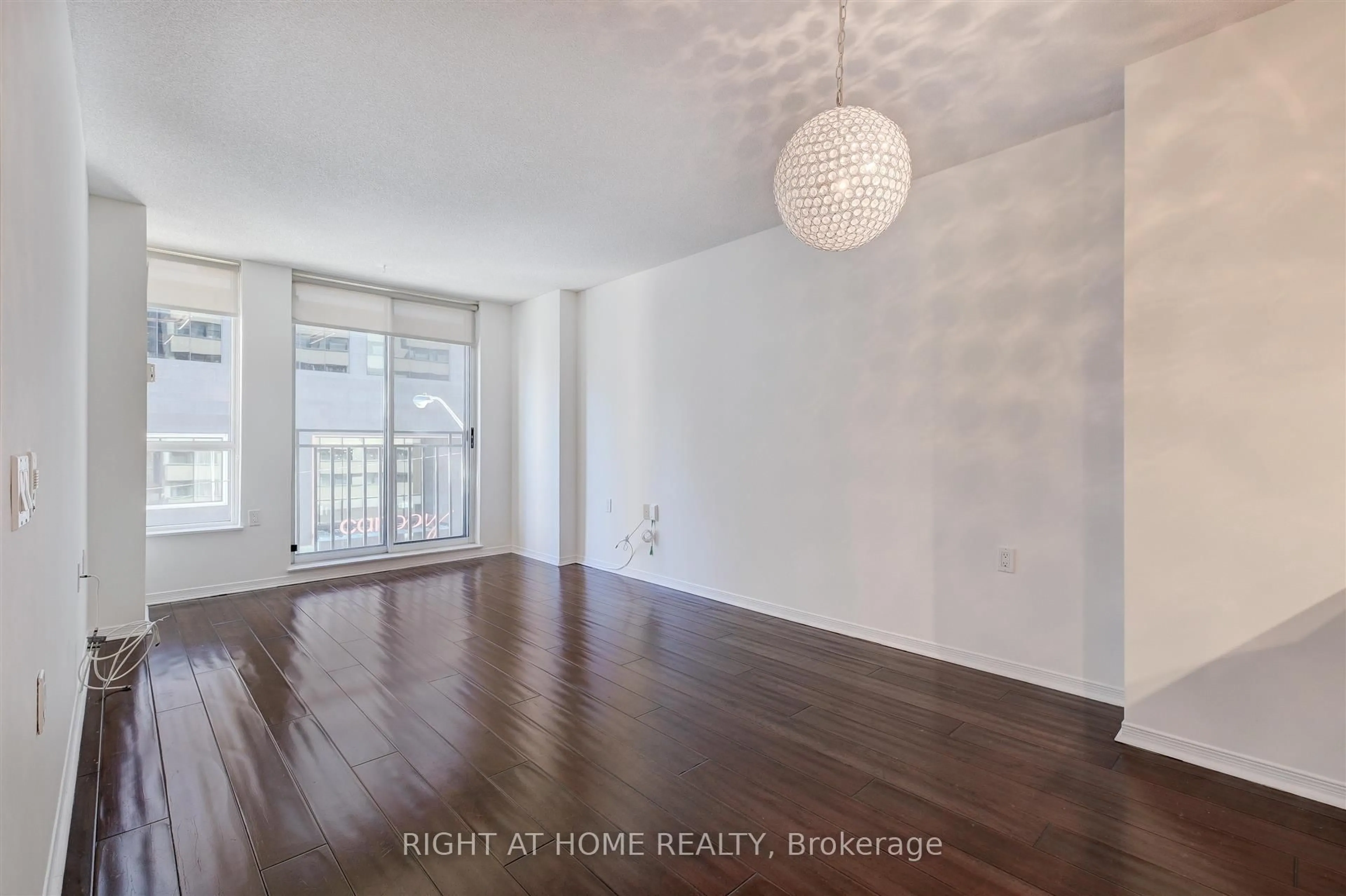 A pic of a room for 388 Bloor St #507, Toronto Ontario M4W 3W9