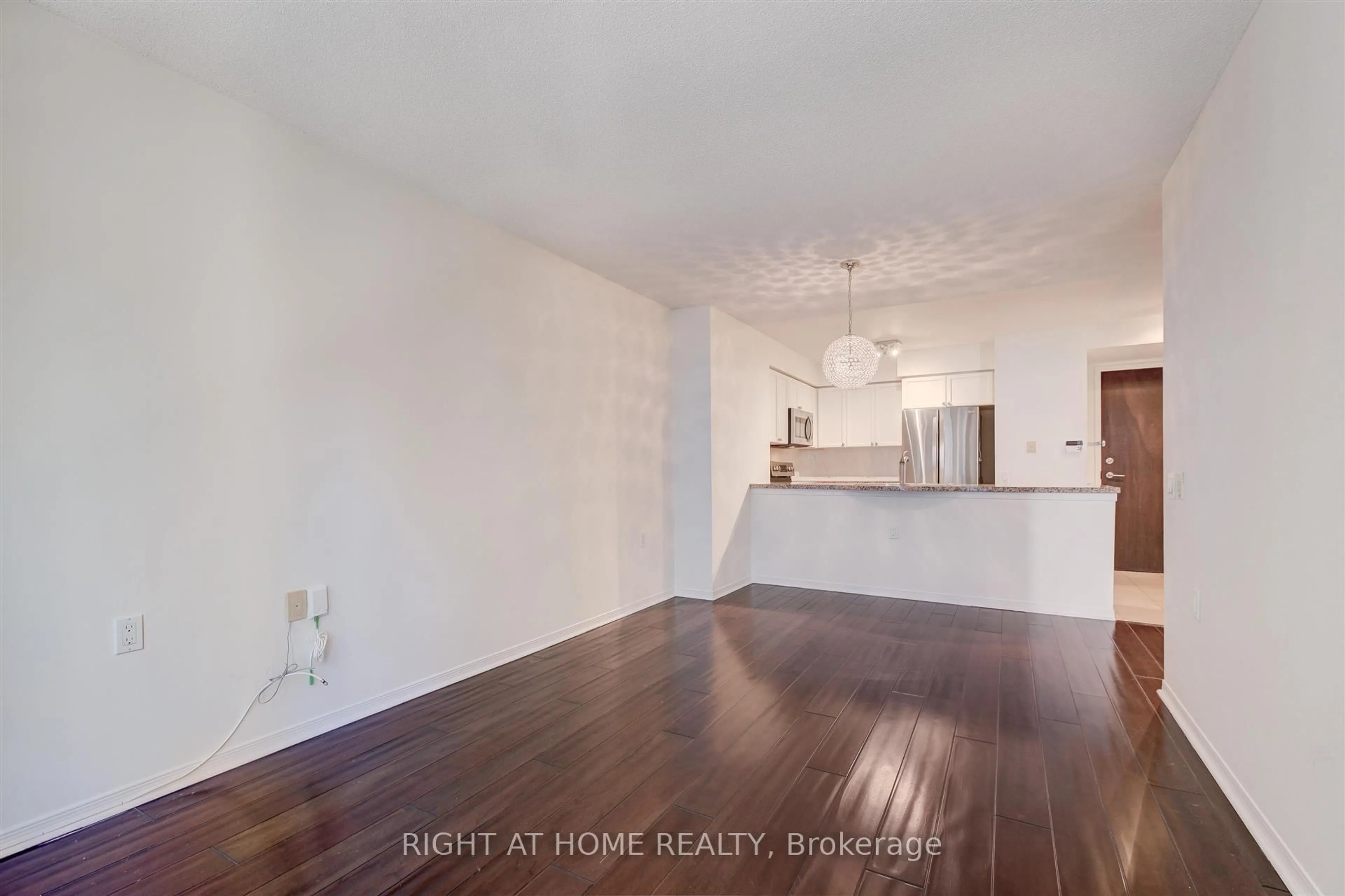 A pic of a room for 388 Bloor St #507, Toronto Ontario M4W 3W9