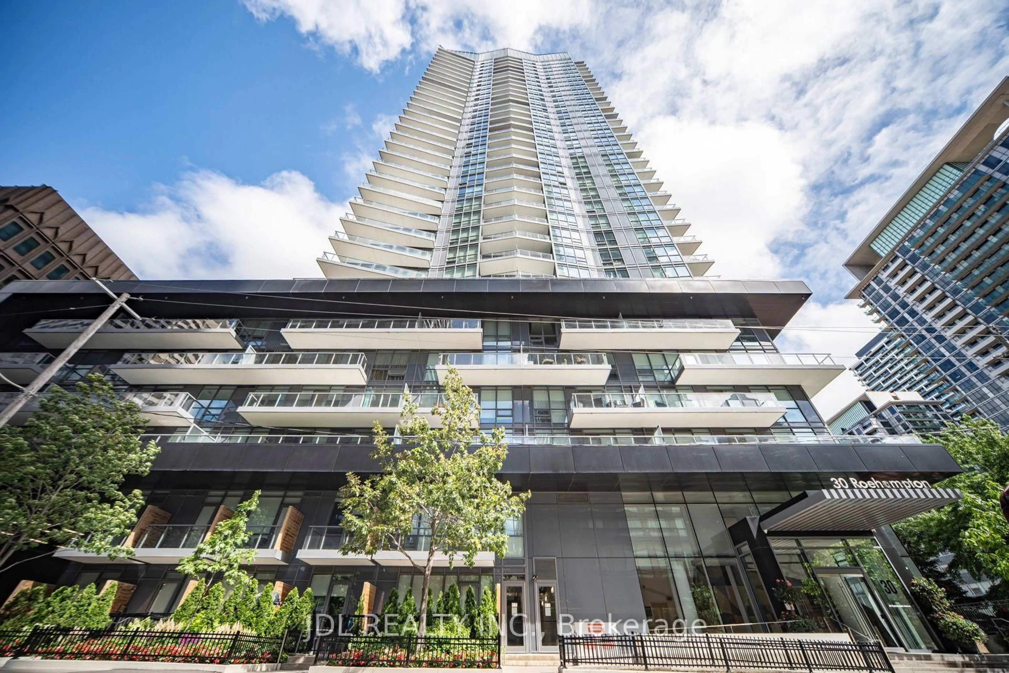 Indoor foyer for 30 Roehampton Ave #2309, Toronto Ontario M4P 0B9