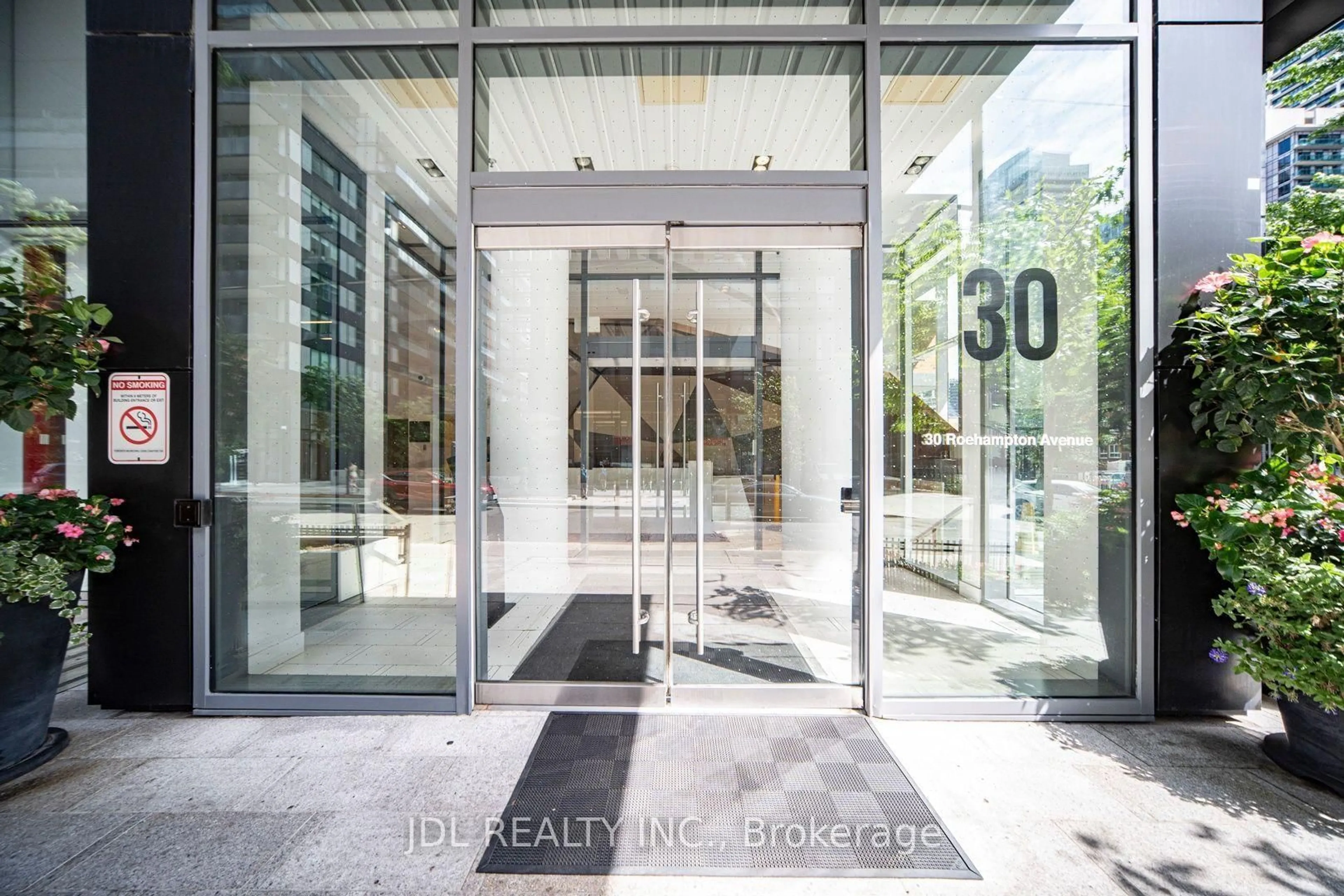 Indoor foyer for 30 Roehampton Ave #2309, Toronto Ontario M4P 0B9