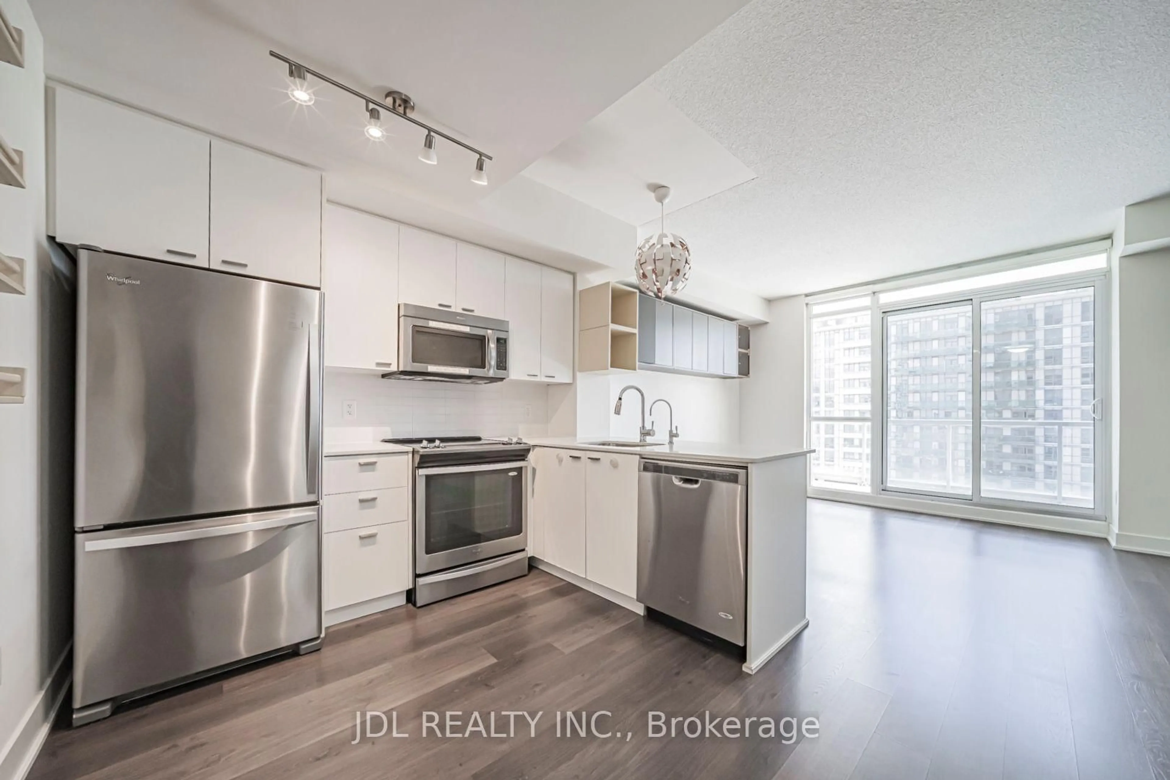 Open concept kitchen, unknown for 30 Roehampton Ave #2309, Toronto Ontario M4P 0B9