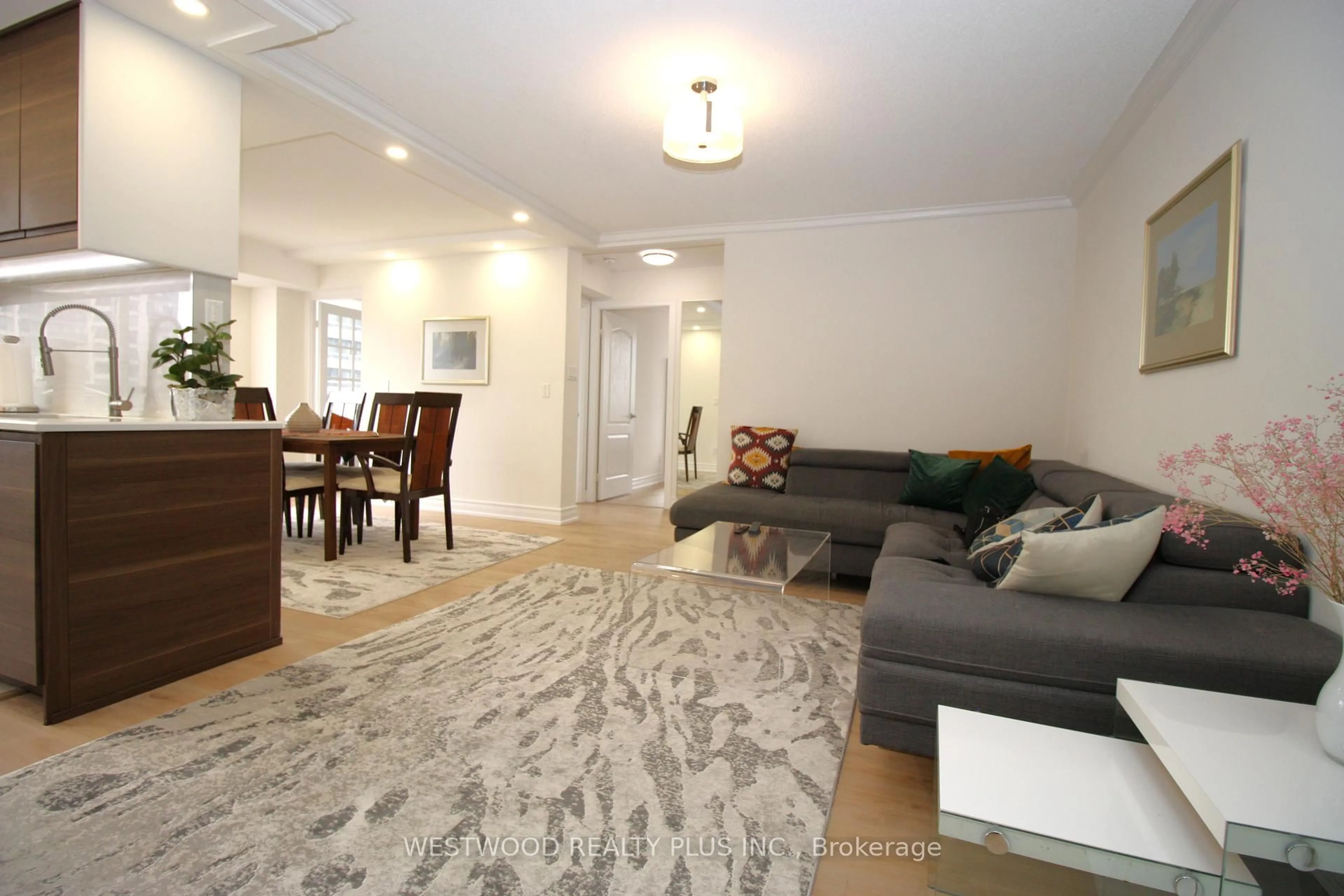 Living room with furniture, unknown for 5418 Yonge St #2502, Toronto Ontario M2N 6X4