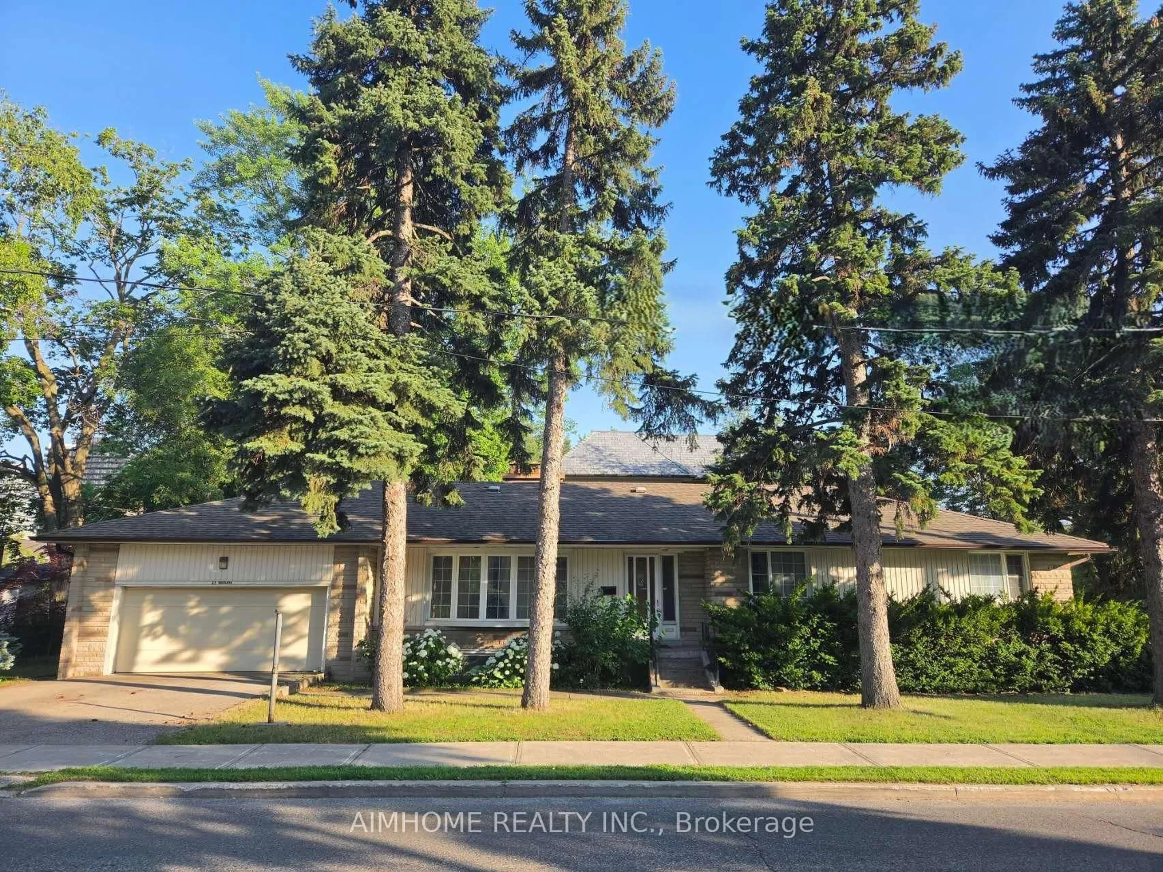 A pic from outside/outdoor area/front of a property/back of a property/a pic from drone, street for 25 Burbank Dr, Toronto Ontario M2K 1M7