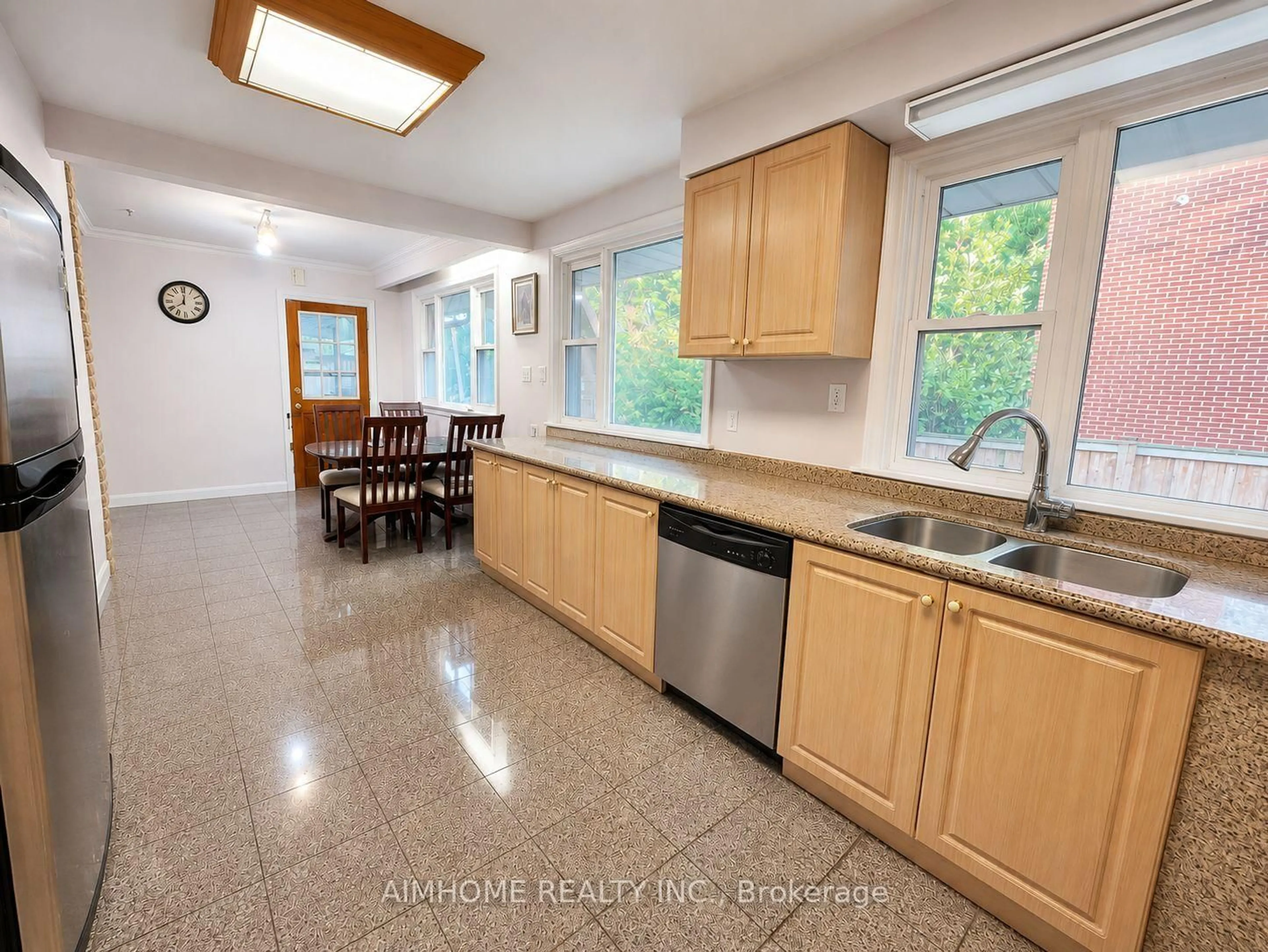 Unknown for 25 Burbank Dr, Toronto Ontario M2K 1M7
